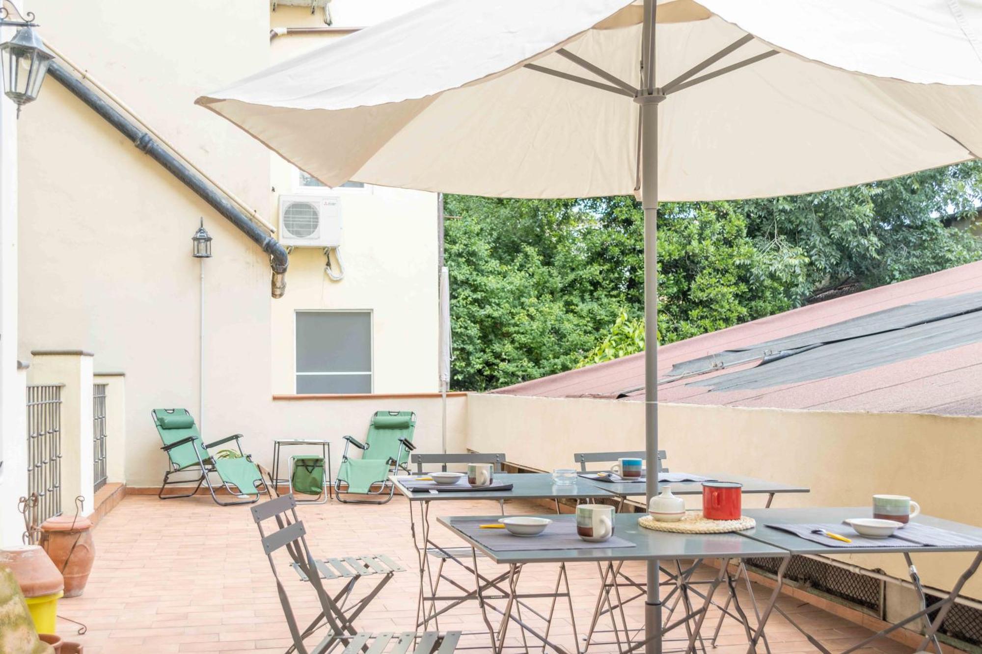 Santa Maria Novella Large Terrace Apartment *