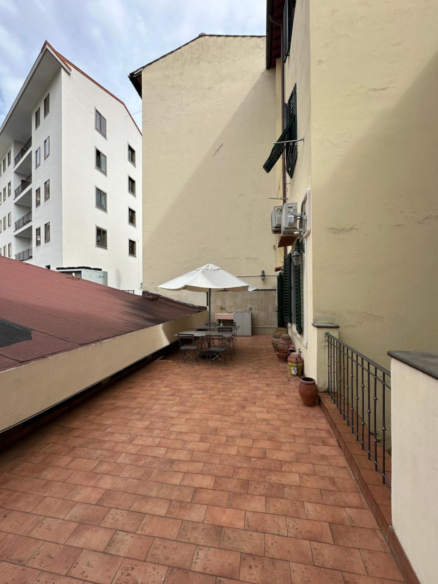 Santa Maria Novella Large Terrace Apartment Florence