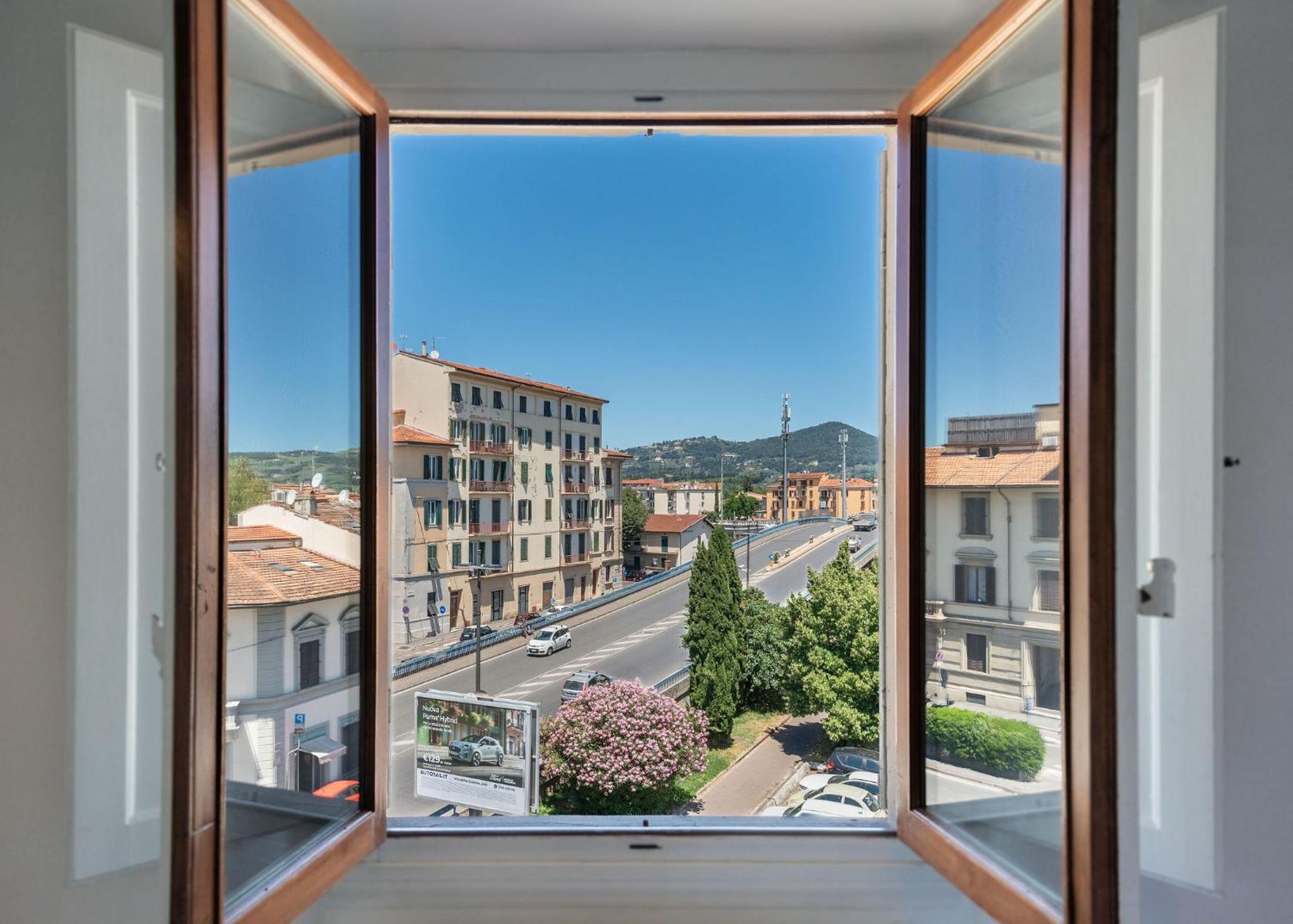 Apartment Via Lorenzo Di Credi 3 - Grazioso Con Vista, In Piazza Alberti Vicino Stadio, Nelson Mandela Forum E Con Parcheggio Di Fronte - Charming