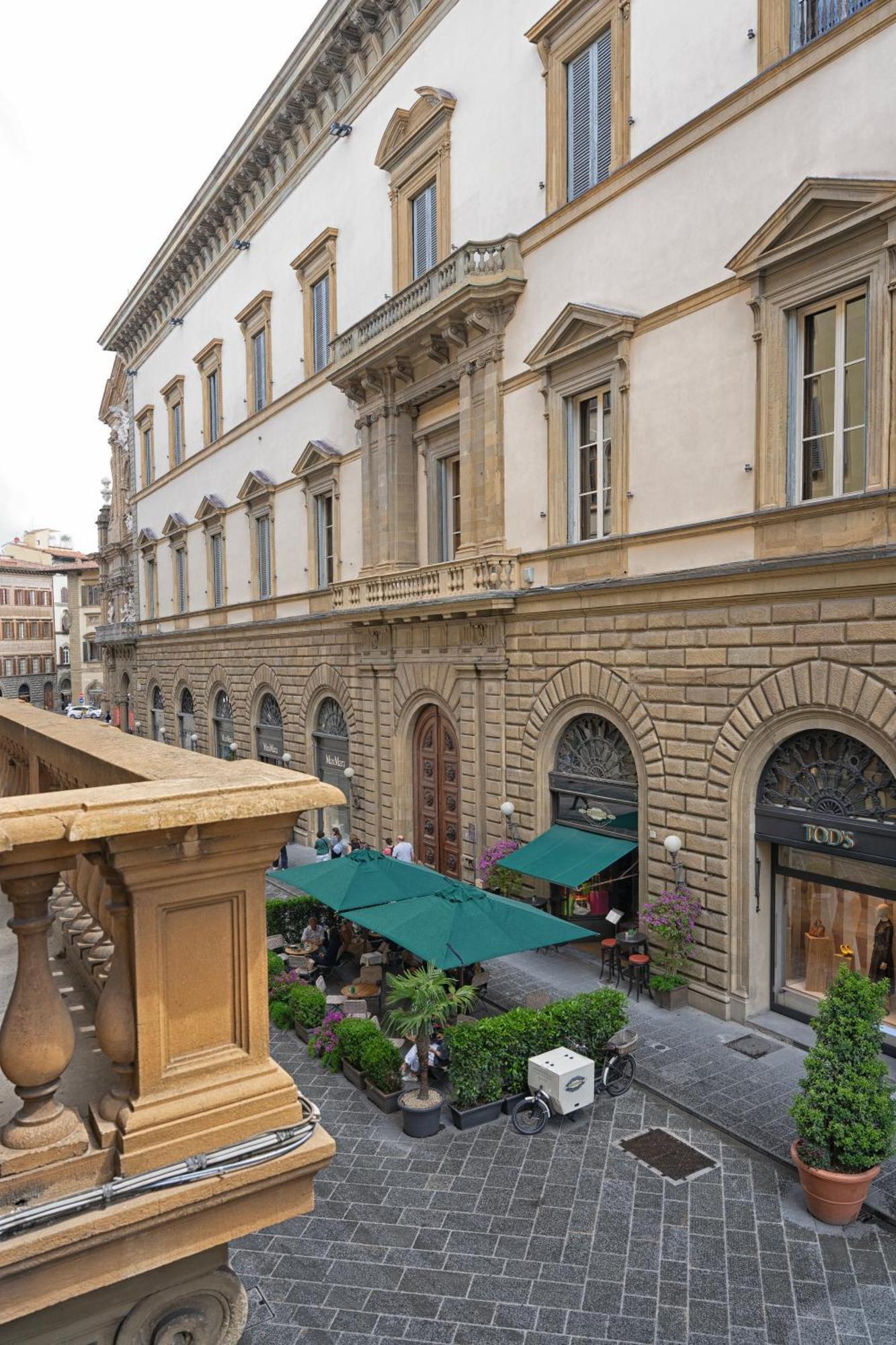 Apartment Tornabuoni Living