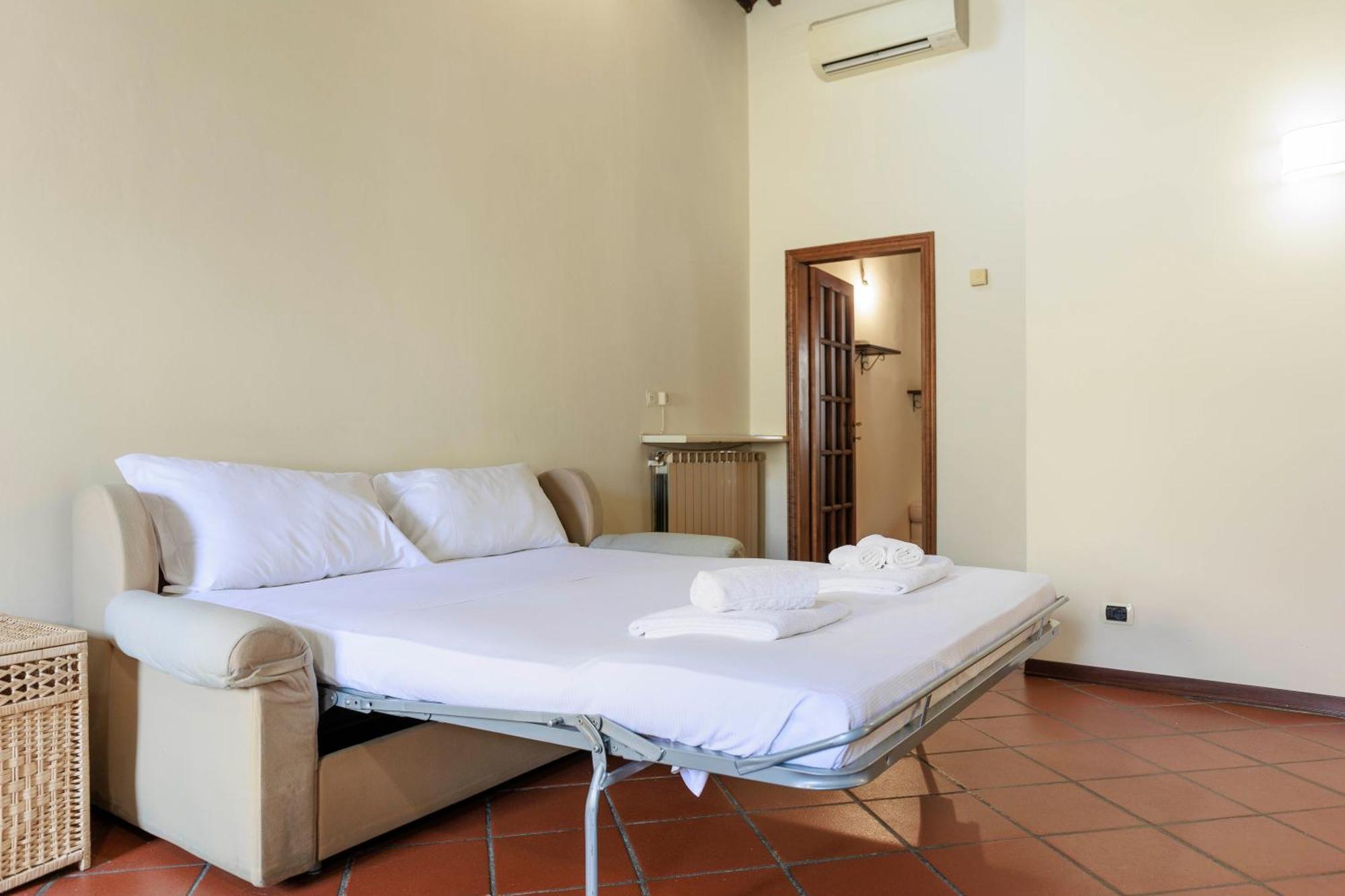 San Frediano Comfortable Apartment Florence