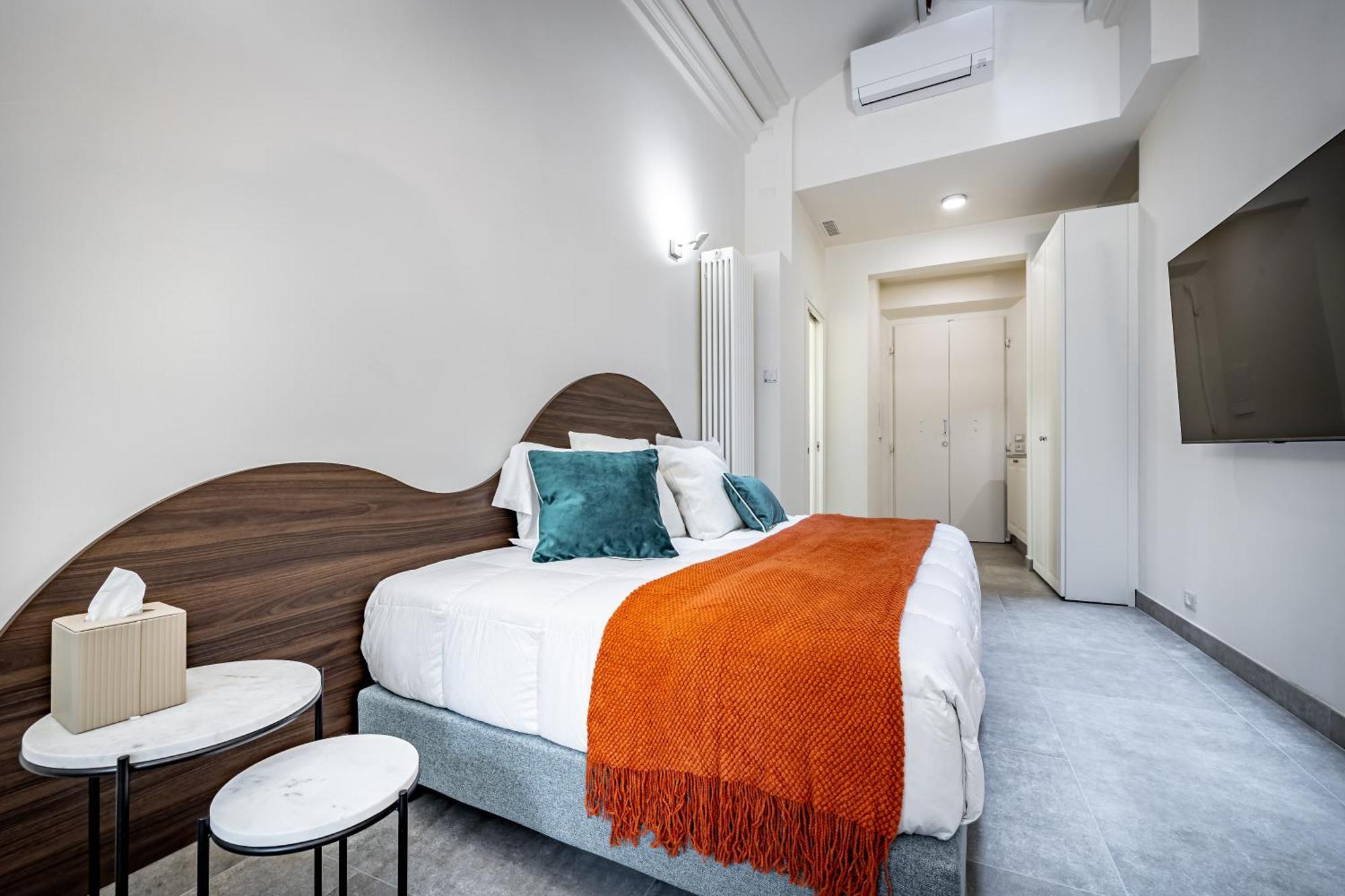 Aparthotel Dimora Collection - Le Corti - Boutique Luxury In A Restored 13th Century Convent, With Sauna And Gym (adults Only)