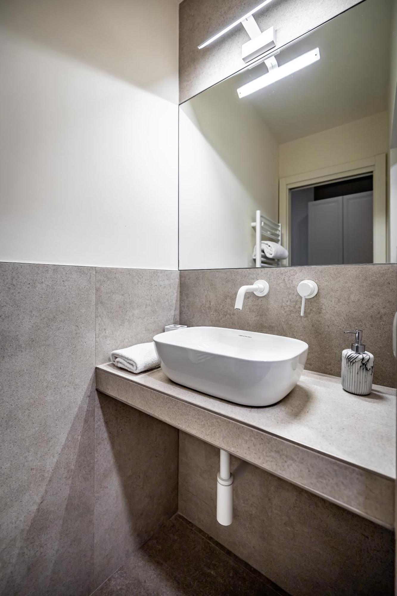 Aparthotel Dimora Collection - Le Corti - Boutique Luxury In A Restored 13th Century Convent, With Sauna And Gym (adults Only)