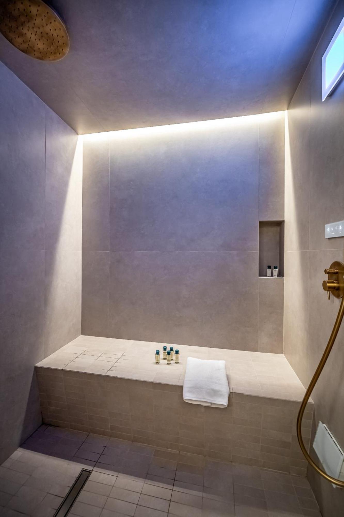 Aparthotel Dimora Collection - Le Corti - Boutique Luxury In A Restored 13th Century Convent, With Sauna And Gym (adults Only) *