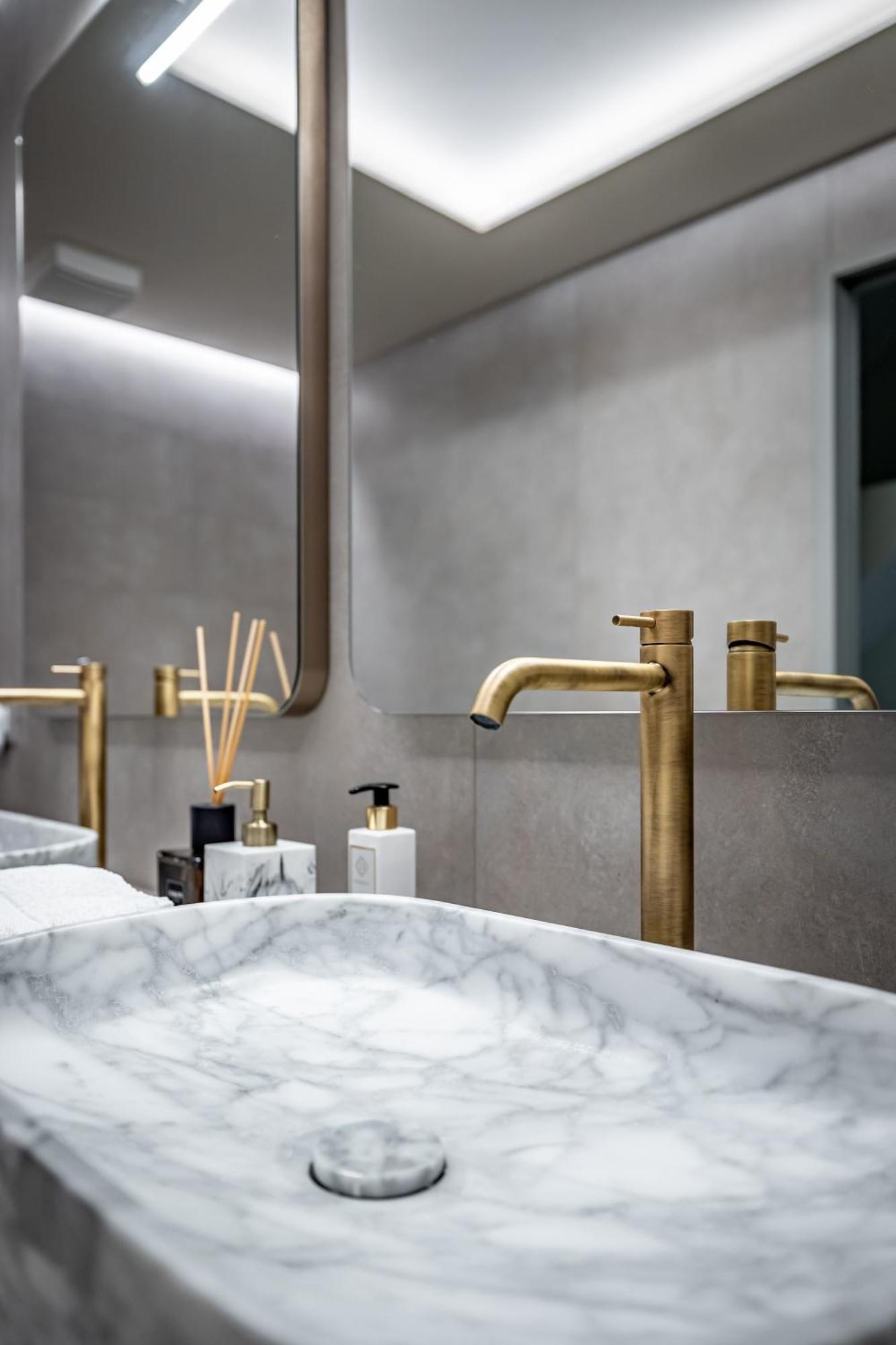 Aparthotel Dimora Collection - Le Corti - Boutique Luxury In A Restored 13th Century Convent, With Sauna And Gym (adults Only)