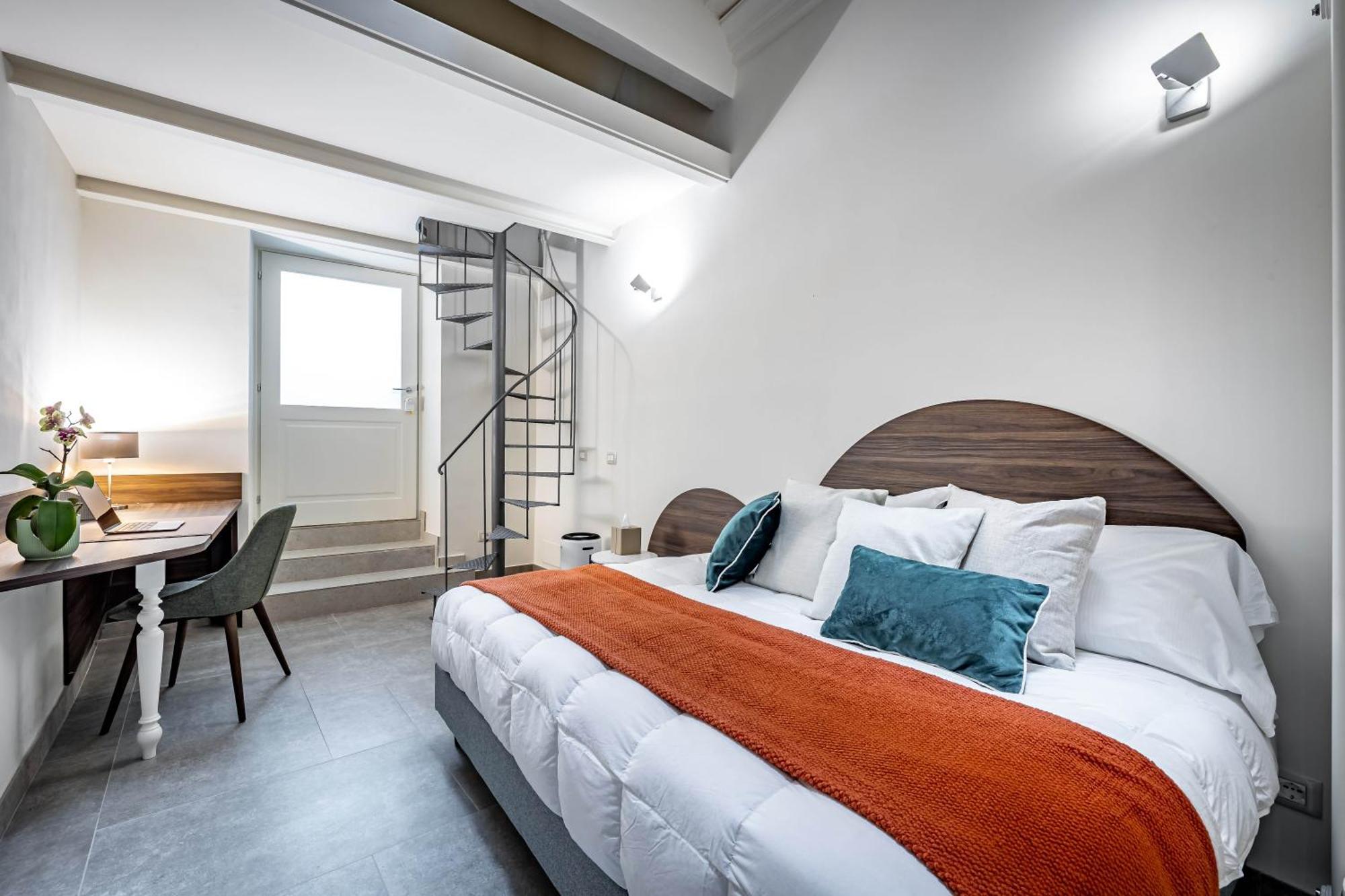 Dimora Collection - Le Corti - Boutique Luxury In A Restored 13th Century Convent, With Sauna And Gym (adults Only) Aparthotel Firenze