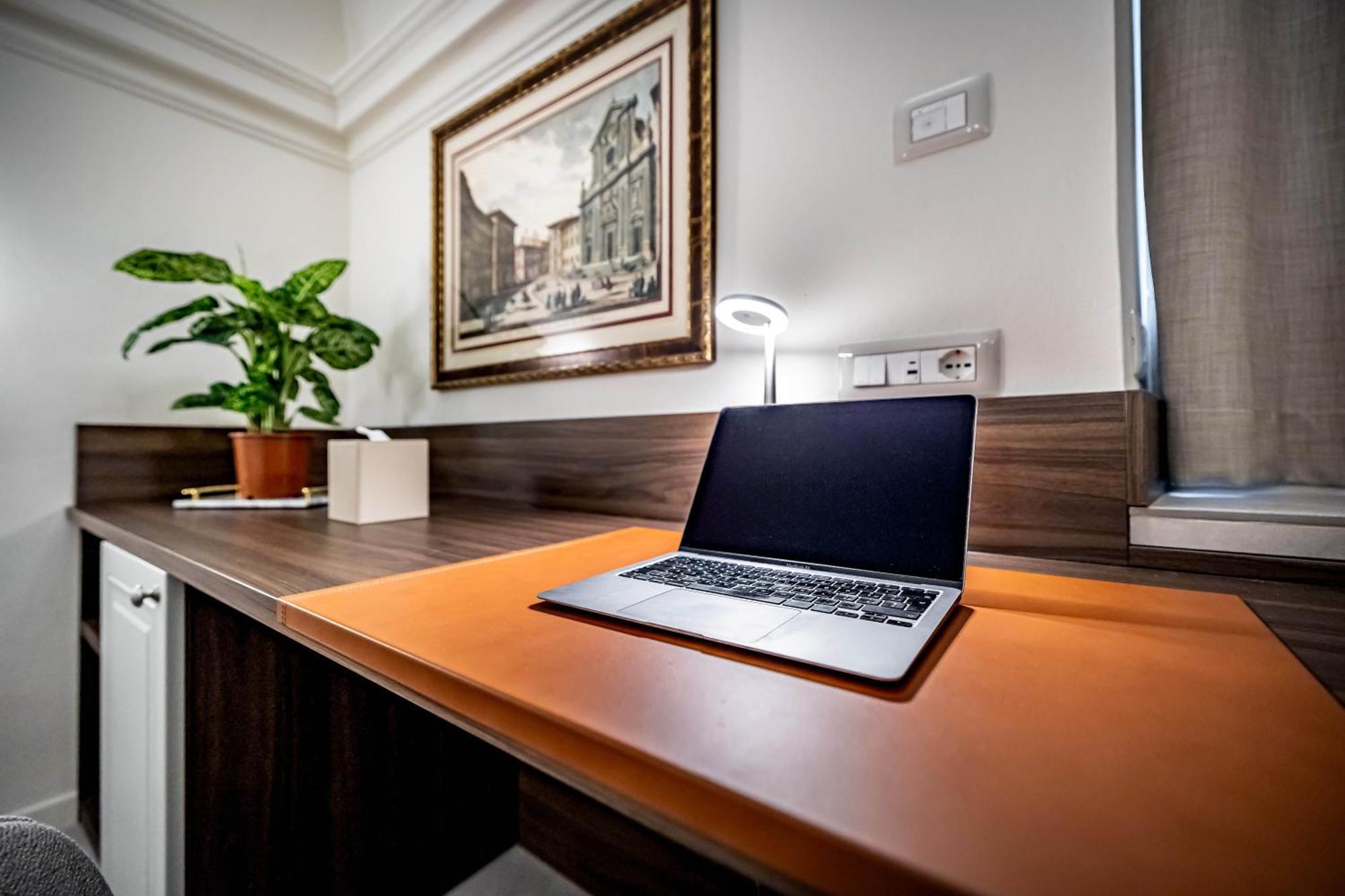Aparthotel Dimora Collection - Le Corti - Boutique Luxury In A Restored 13th Century Convent, With Sauna And Gym (adults Only)