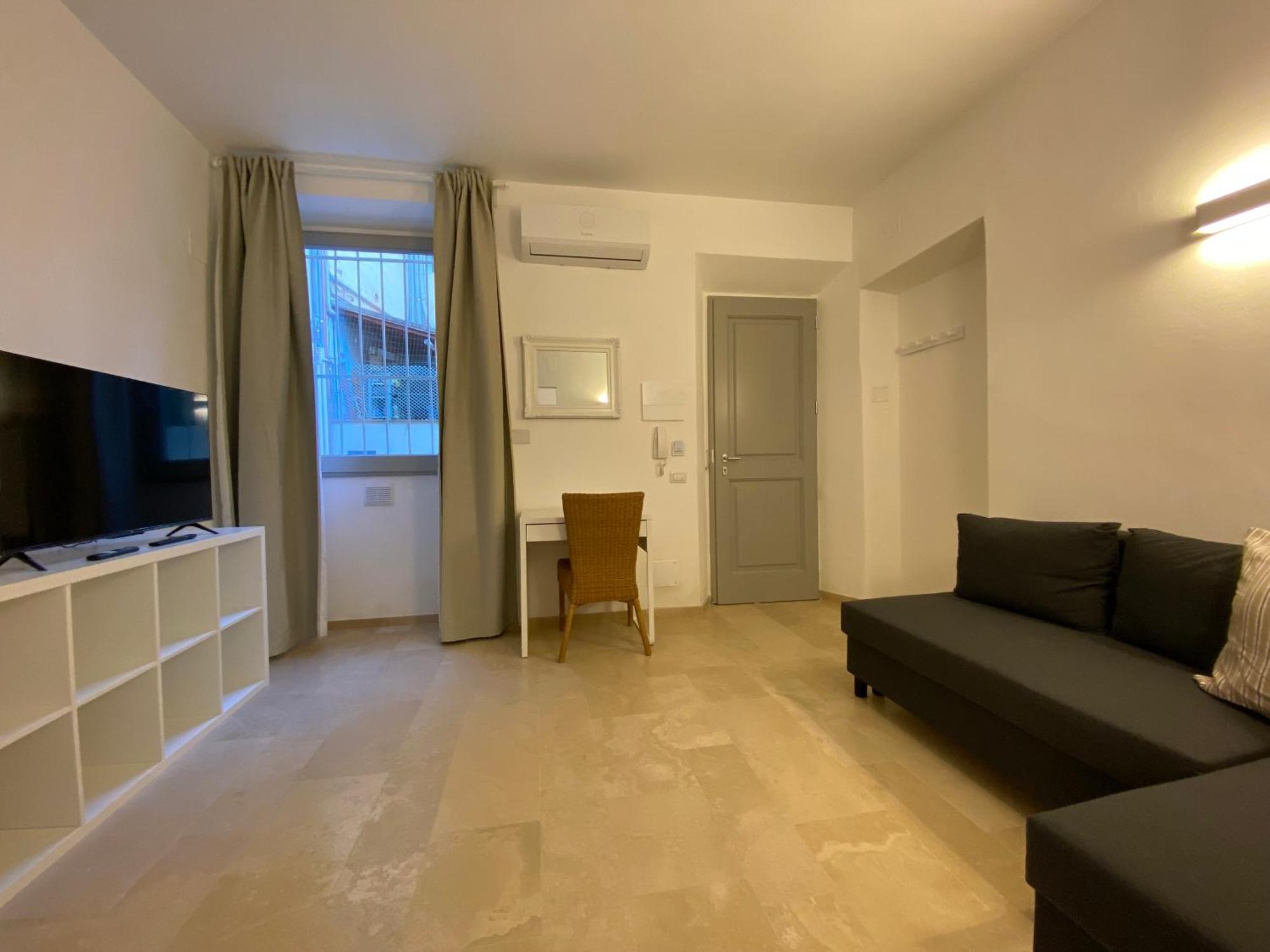 Pilati 37 * Florence