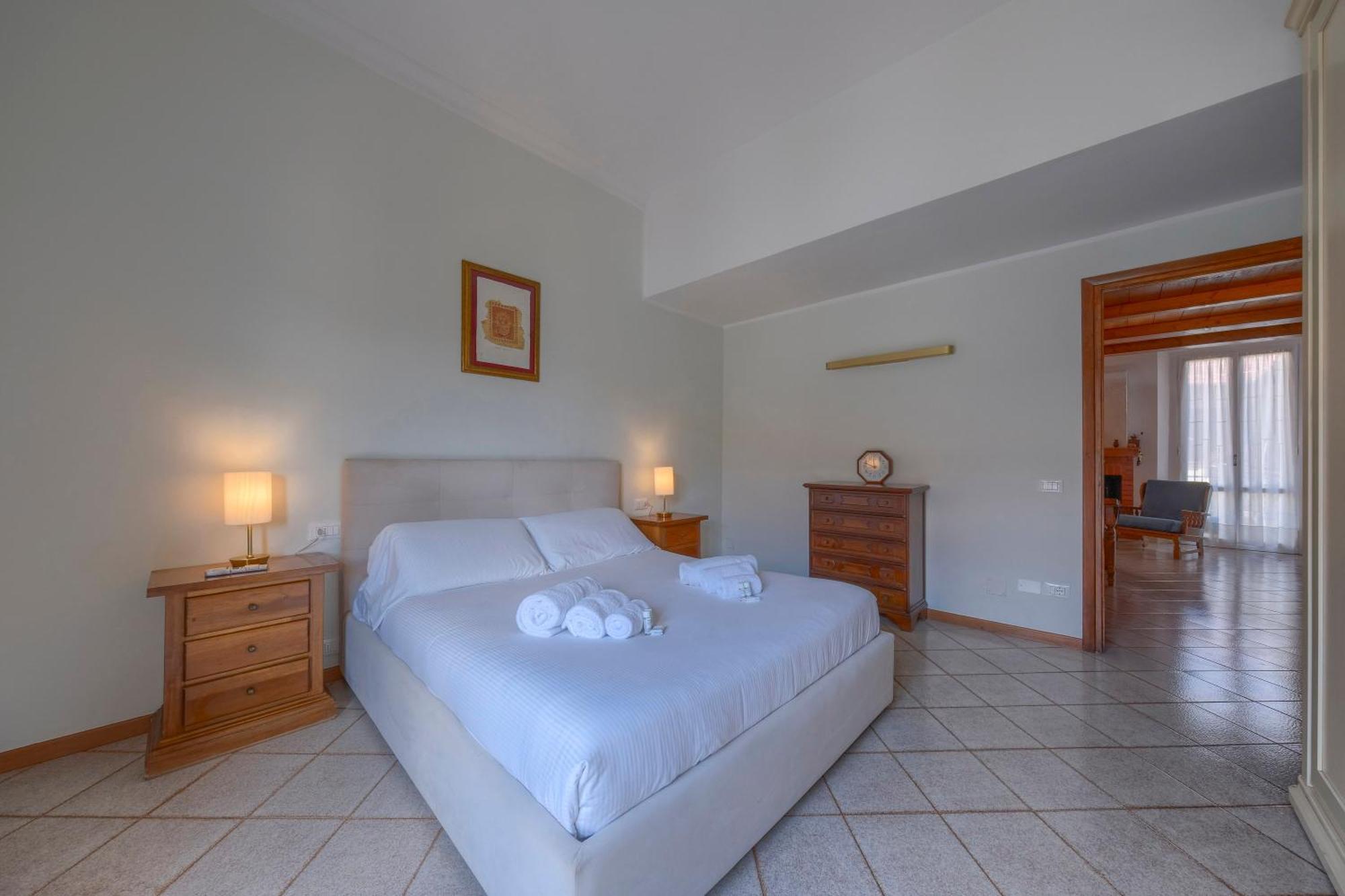 Romantic - Charm Ed Eleganza Nel Cuore Di *