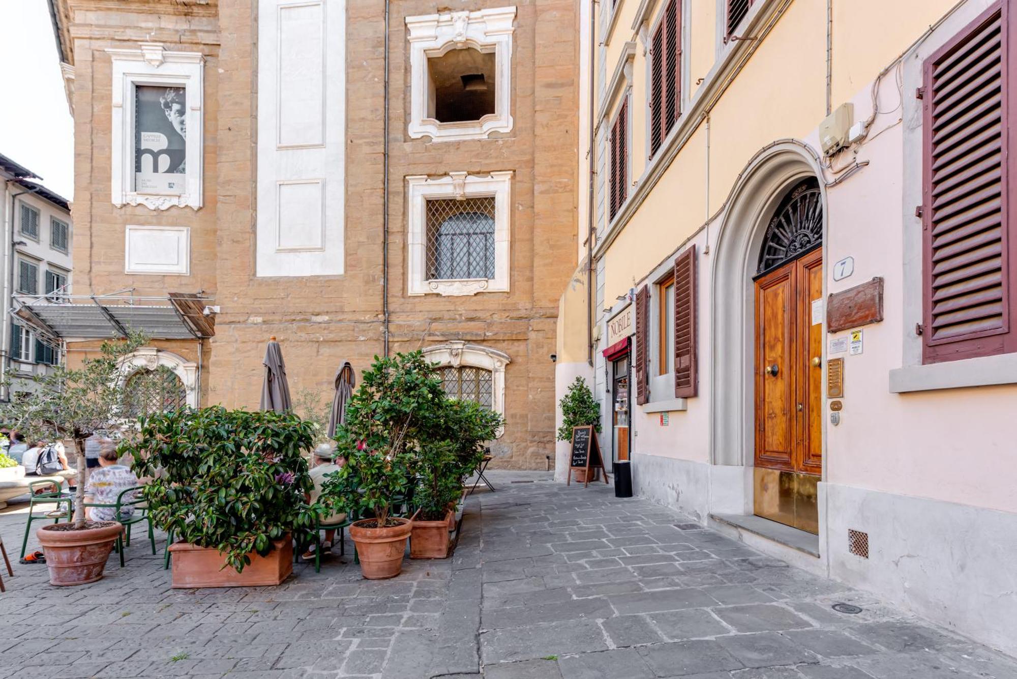 Cathedral Studio, San Lorenzo Apartment *