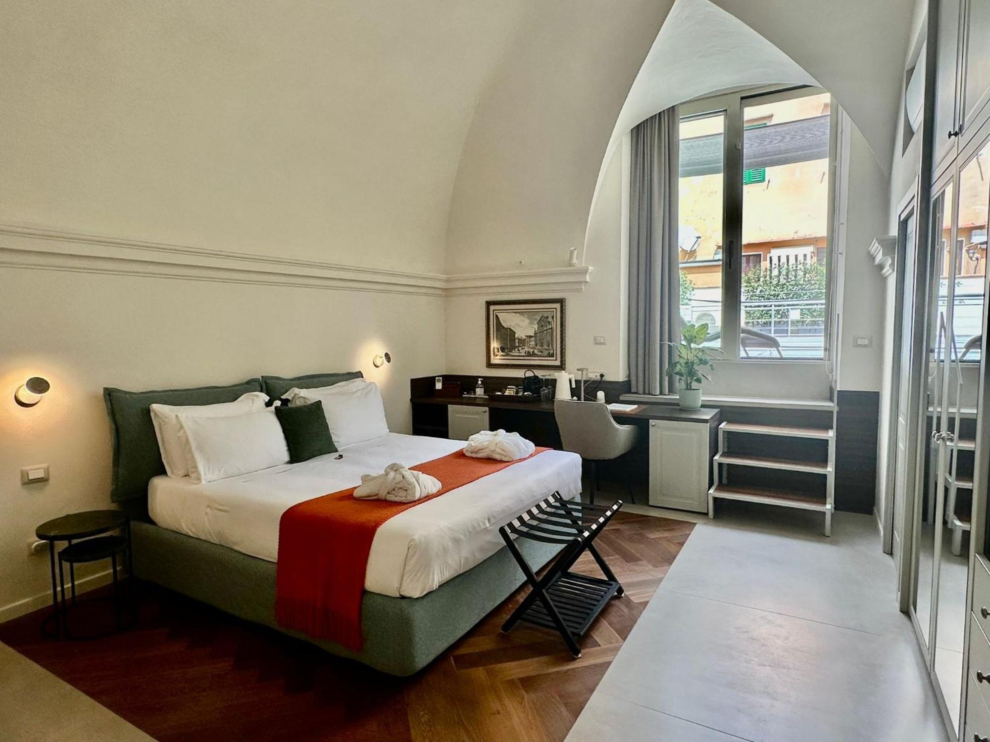 Dimora Collection - Le Corti - Boutique Luxury In A Restored 13th Century Convent, With Sauna And Gym (adults Only) Firenze