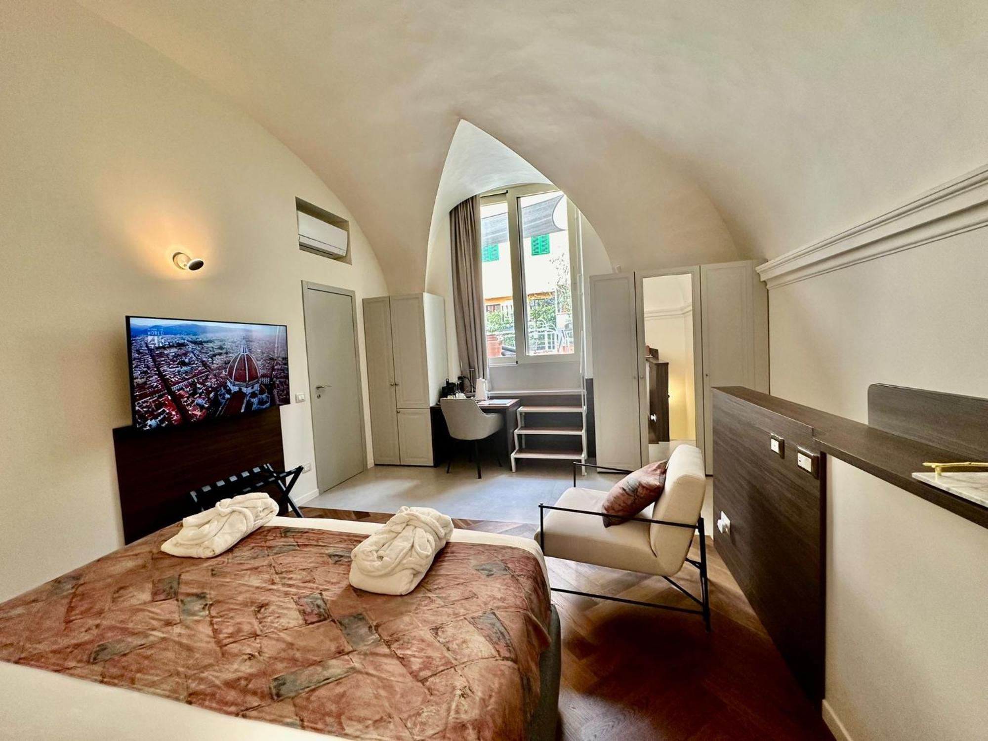 Dimora Collection - Le Corti - Boutique Luxury In A Restored 13th Century Convent, With Sauna And Gym (adults Only) *