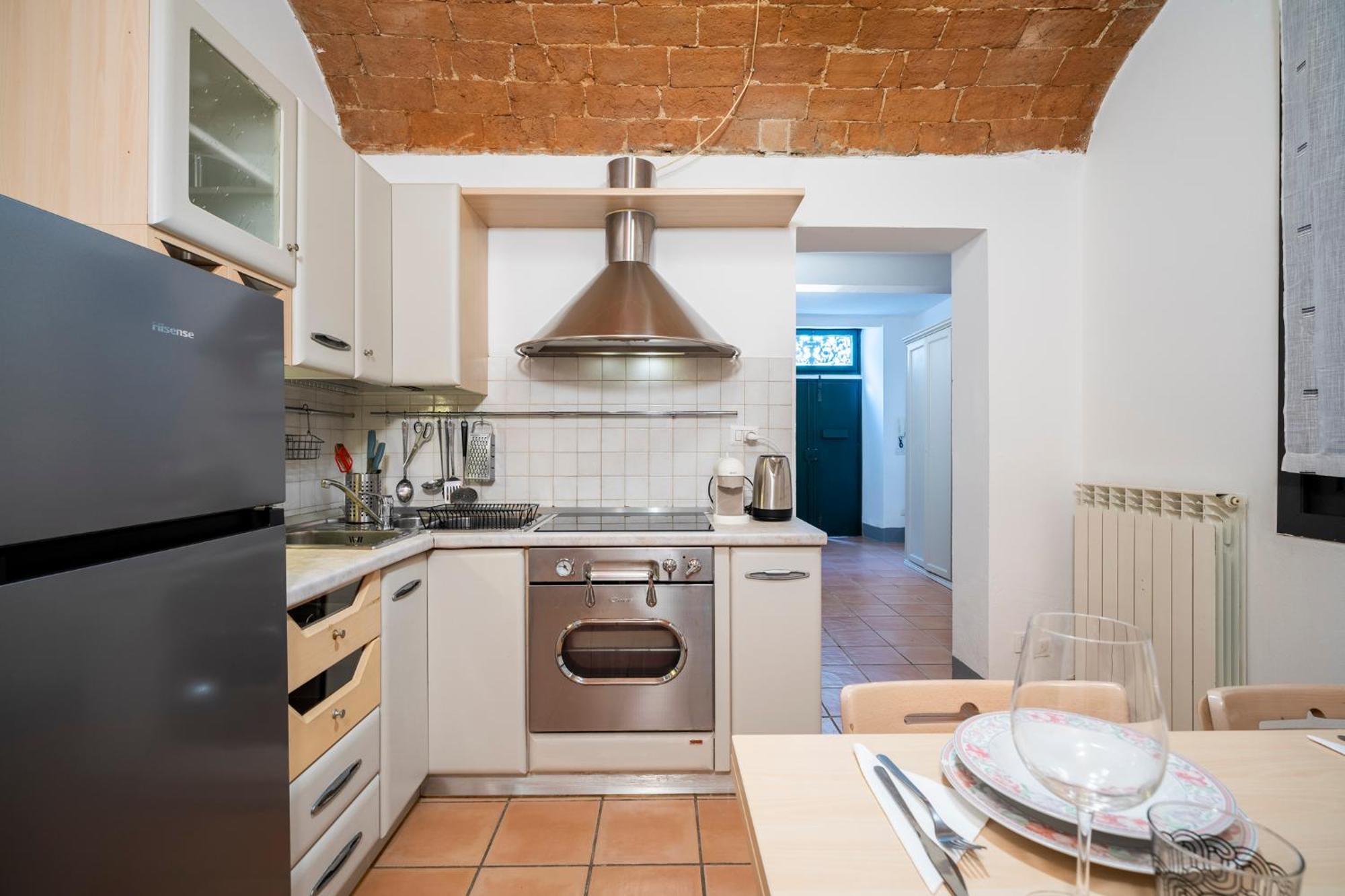 Station With Garden Apartment *