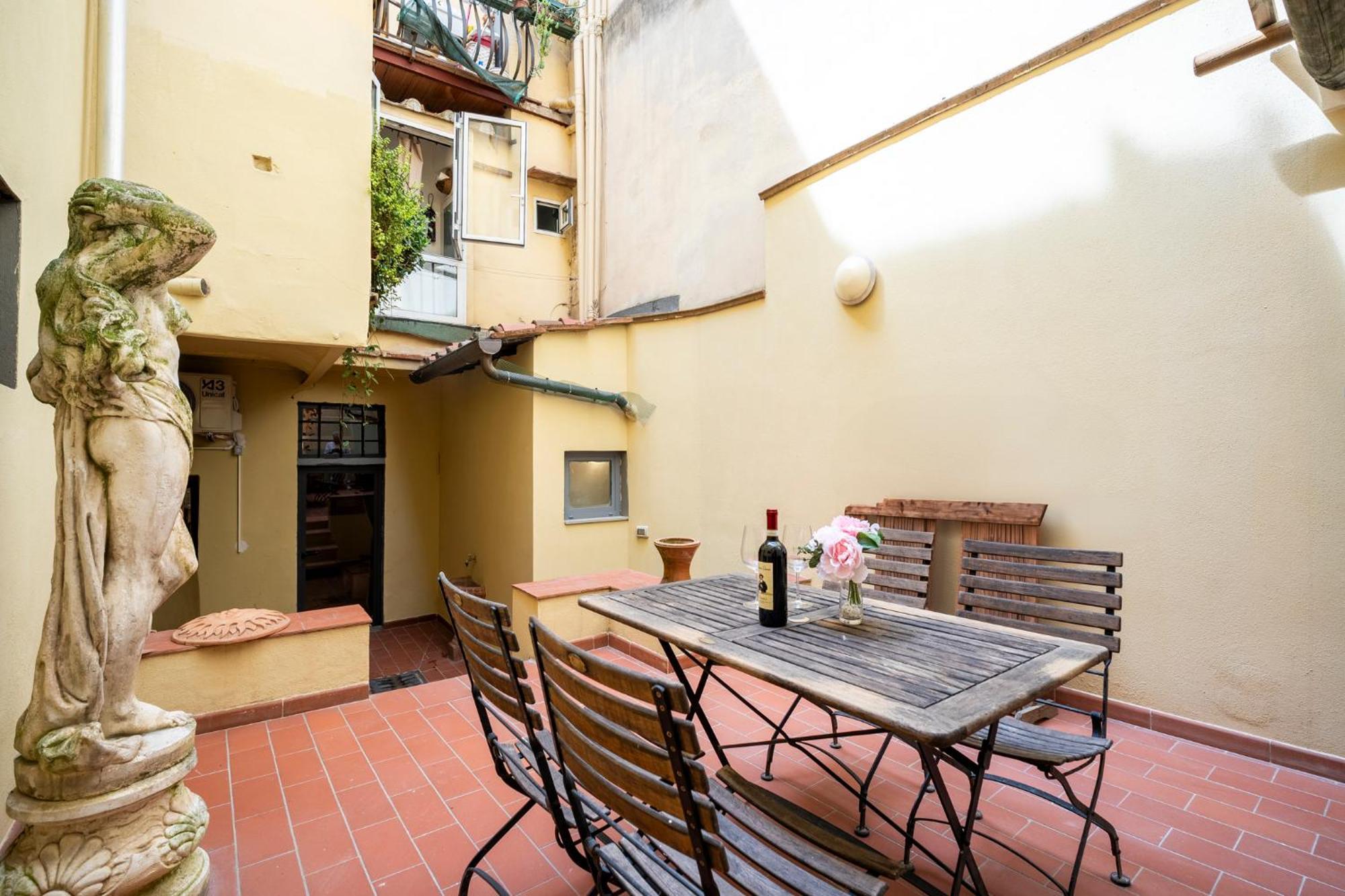 Station With Garden Apartment *
