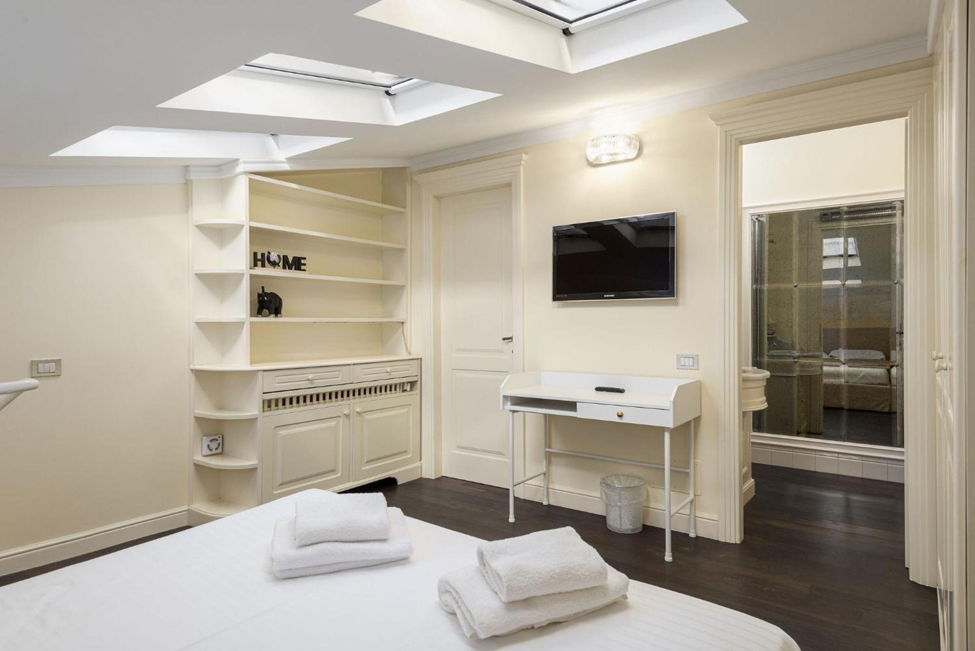 Unyca - Luxury * Florence