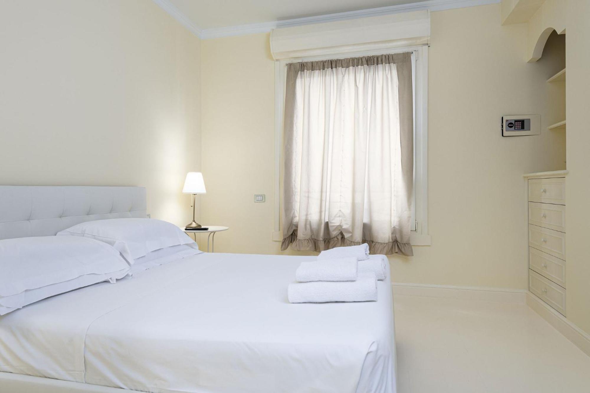 Unyca - Luxury * Florence