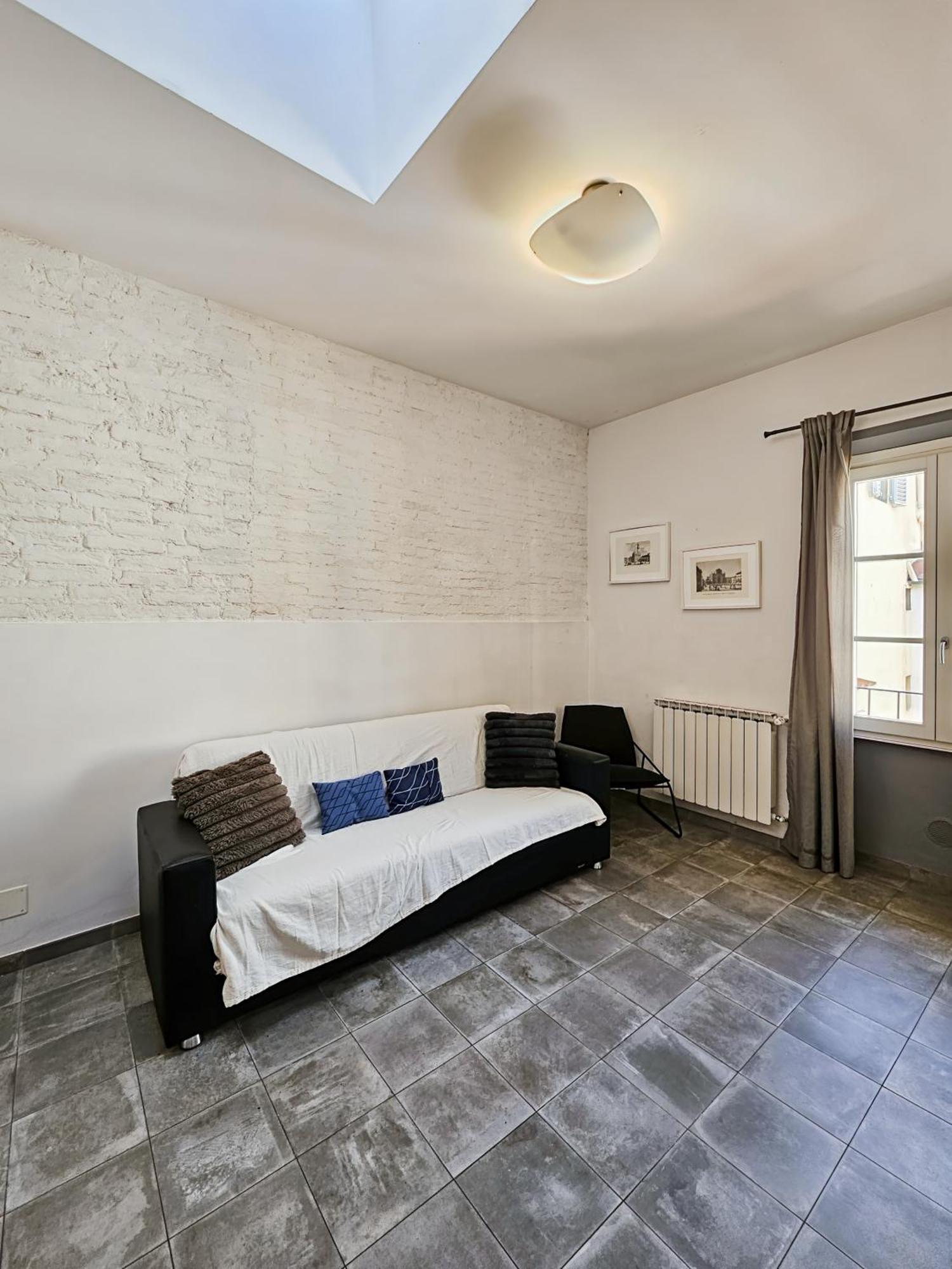 Third Floor San Lorenzo Apartment *