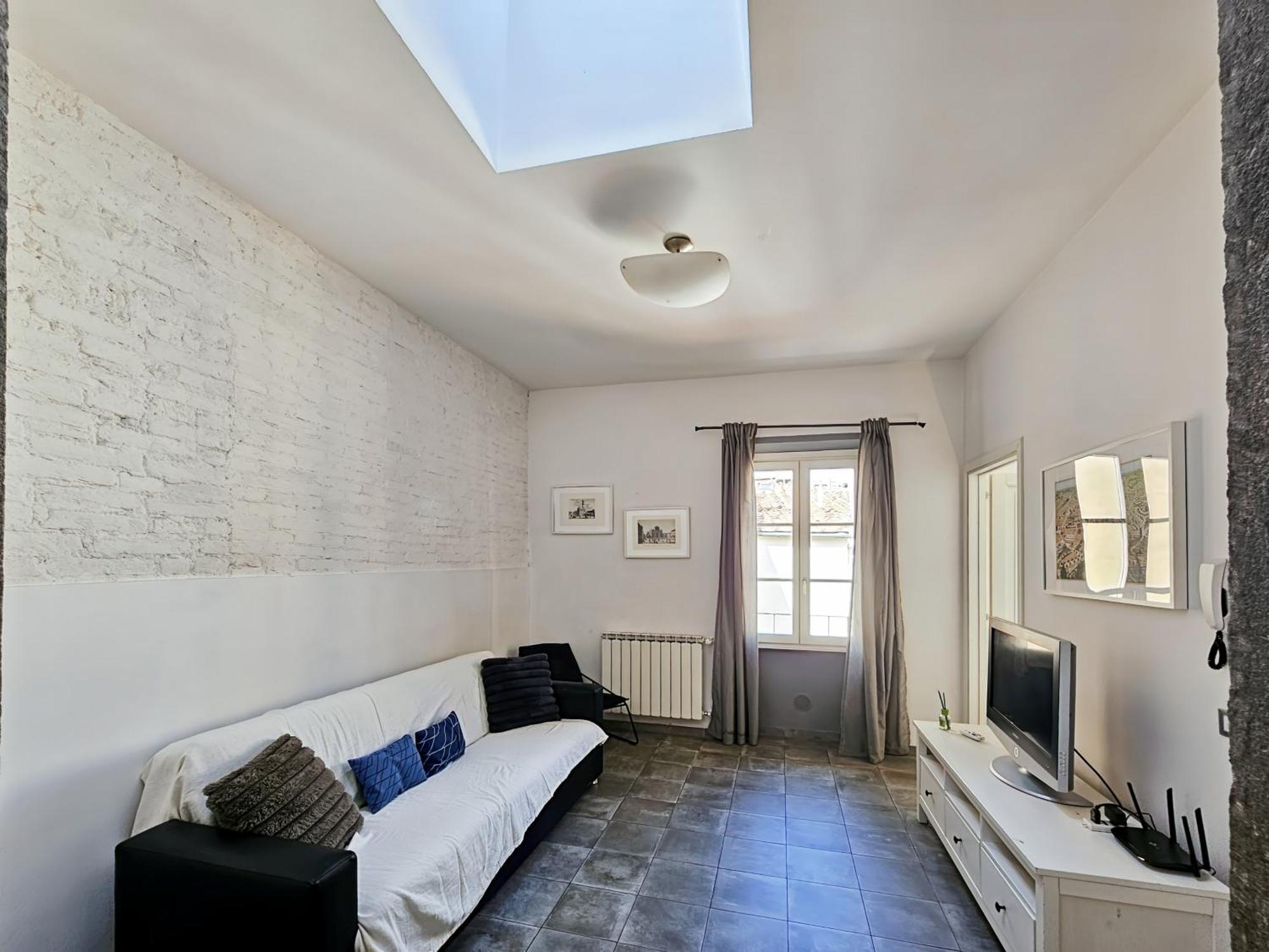 Third Floor San Lorenzo Apartment
