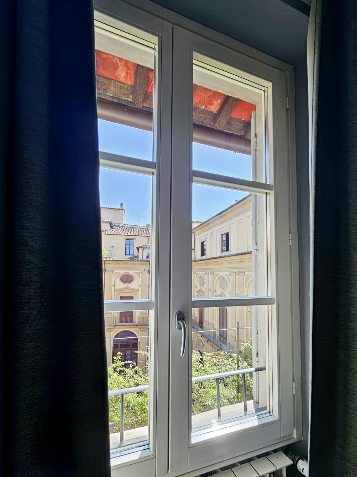Third Floor San Lorenzo Apartment