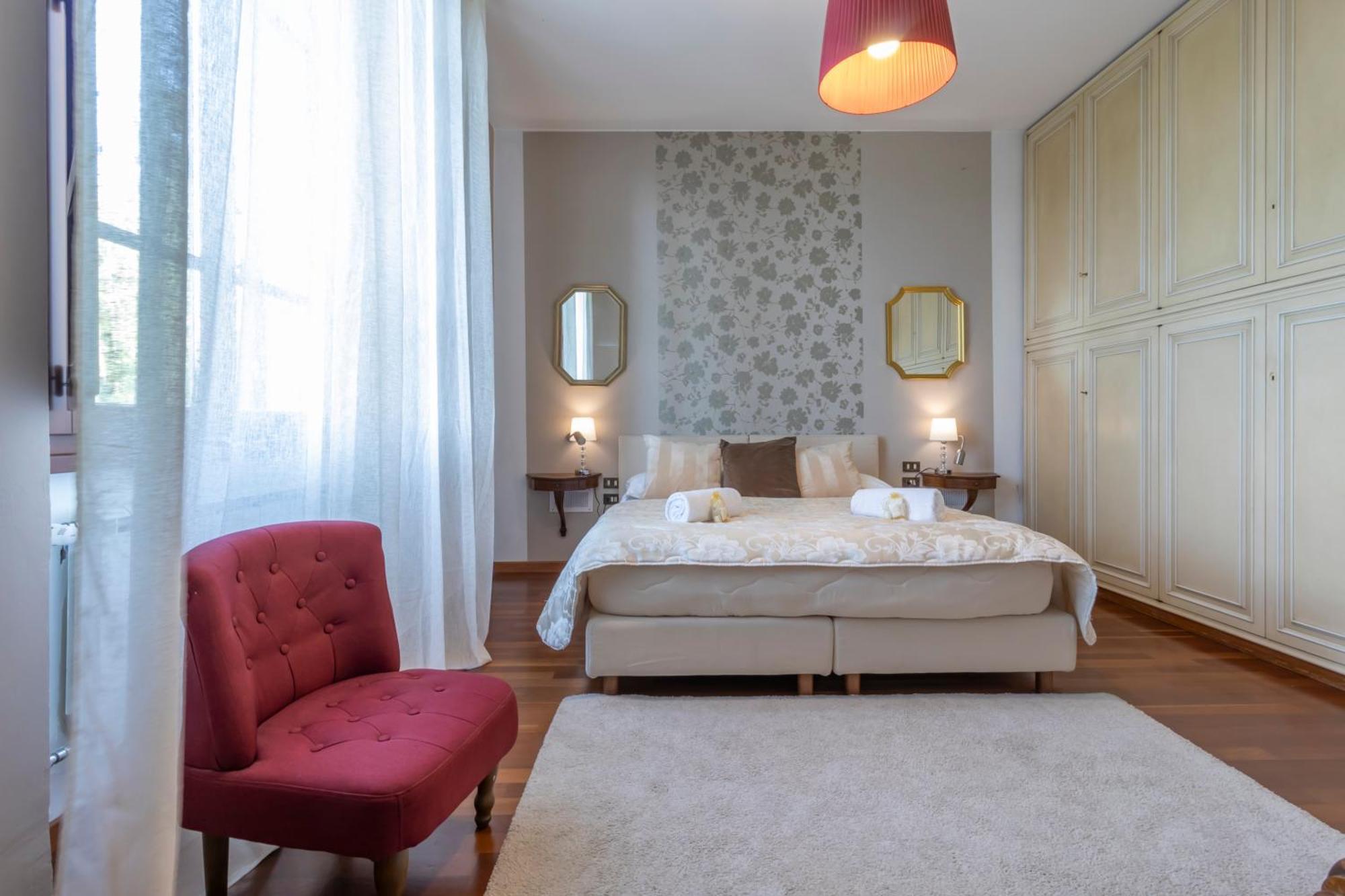 Lia - In With Private Garden And Pool Casa vacanze