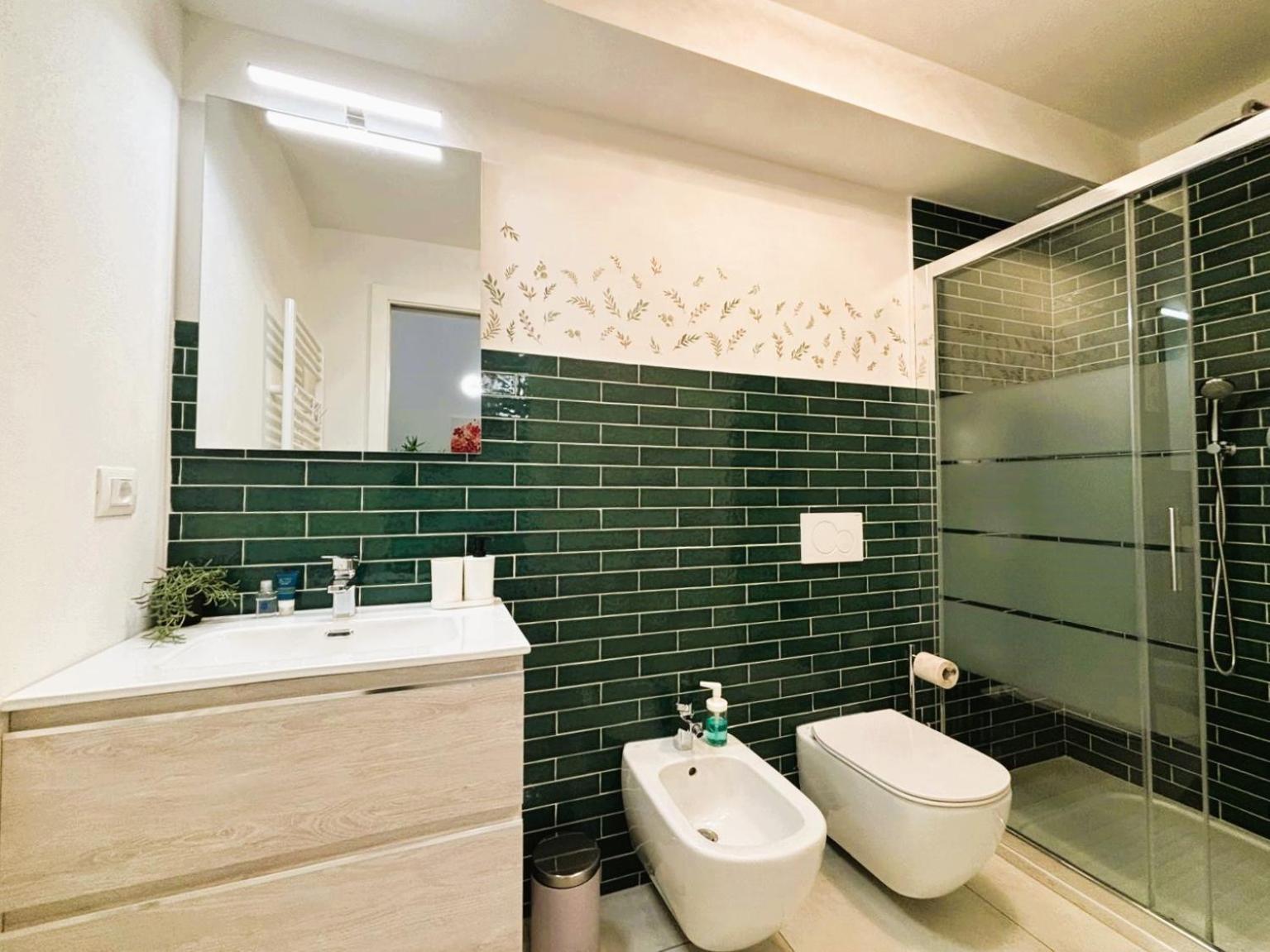 White Iris Apartment *