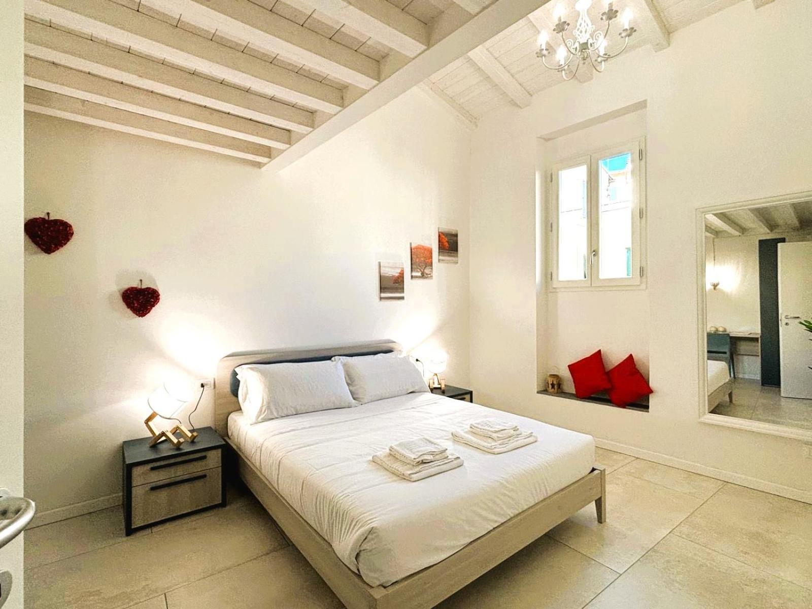 White Iris Apartment Florence