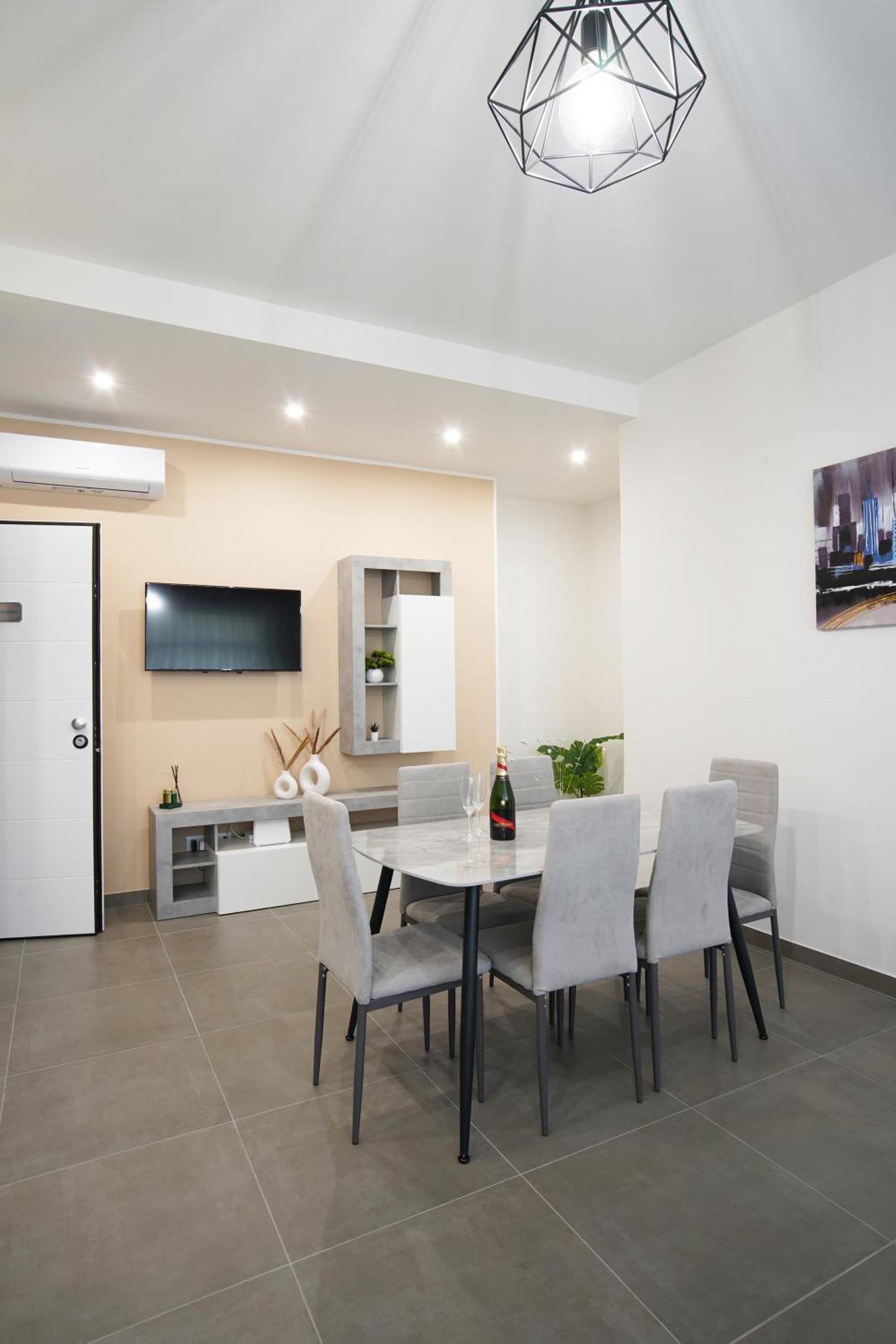 Redi Apartment *