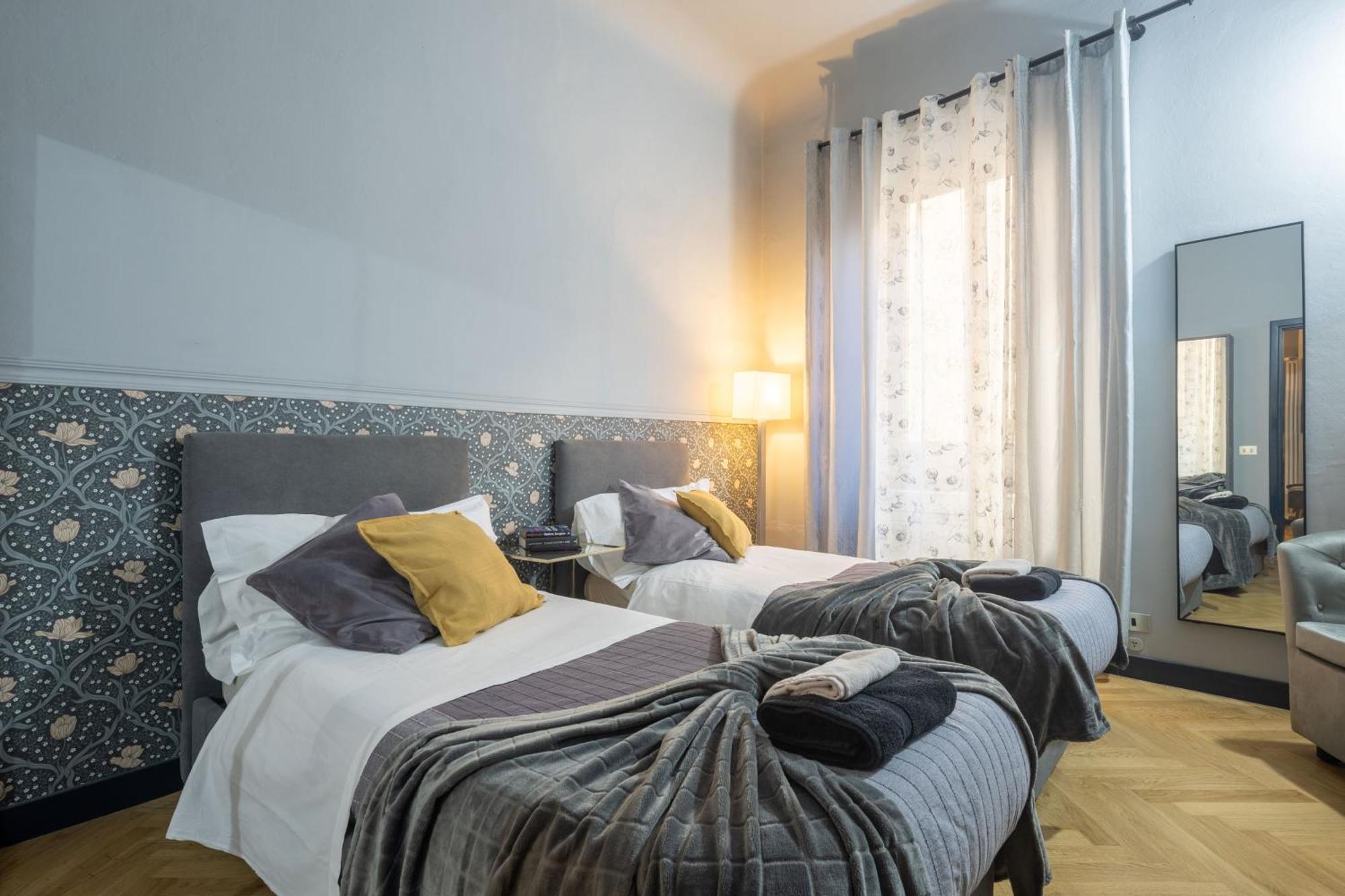 Tornabuoni - In Old Town Center Apartment