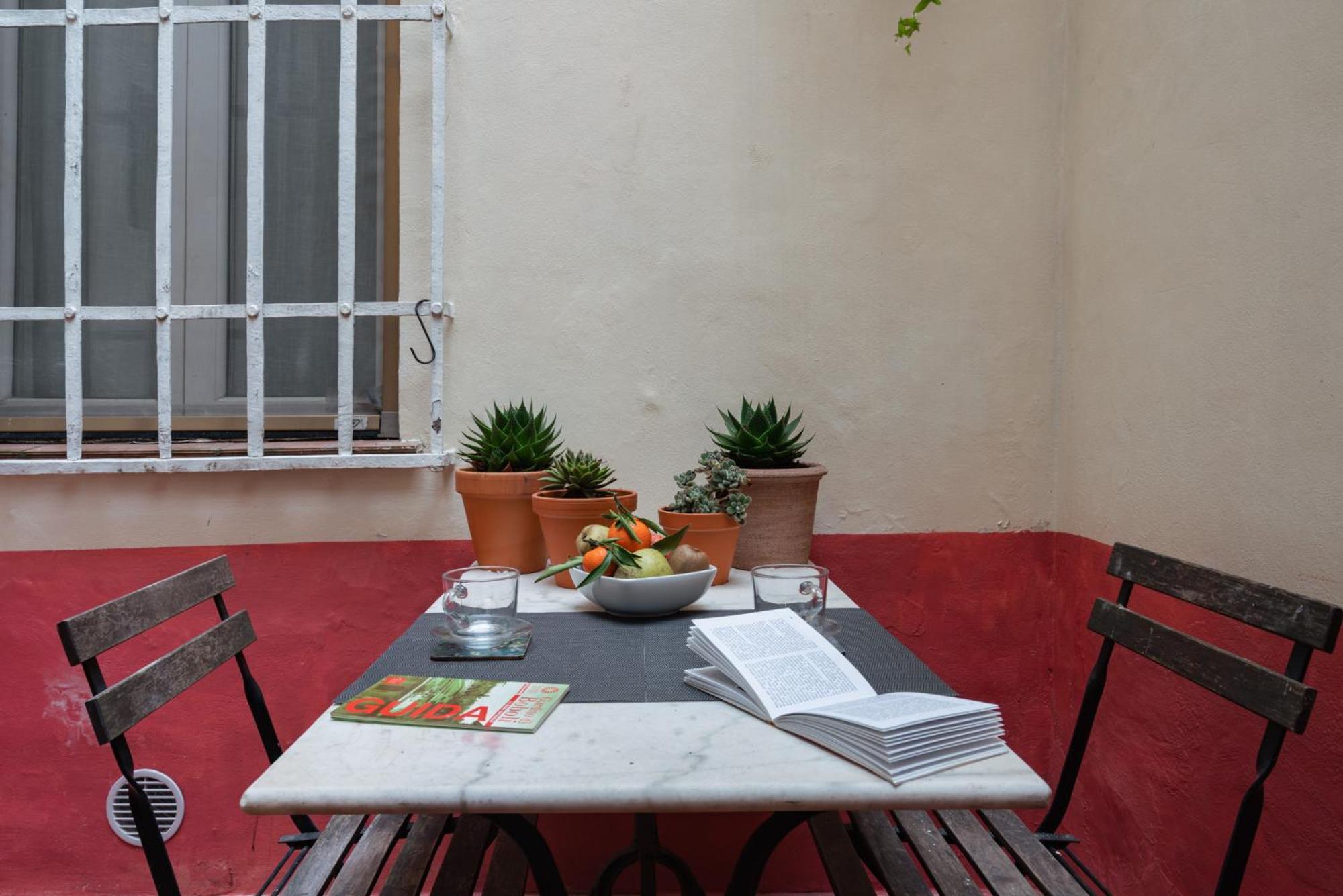 Charming In The Heart Of Santo Spirito Appartamento Firenze
