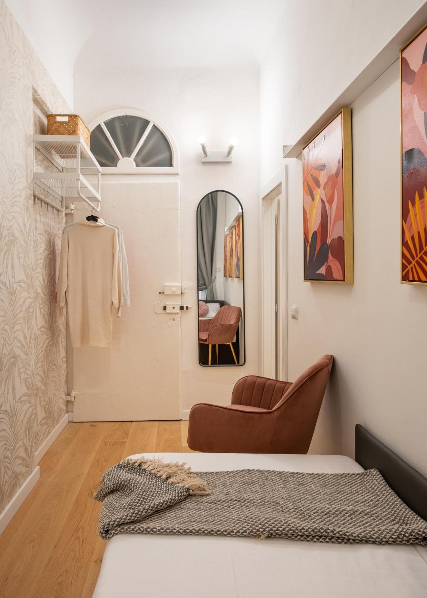 Apartment Via Palazzuolo 87 - Charming - Newly Renovated Elegance And Style Near Station Florence