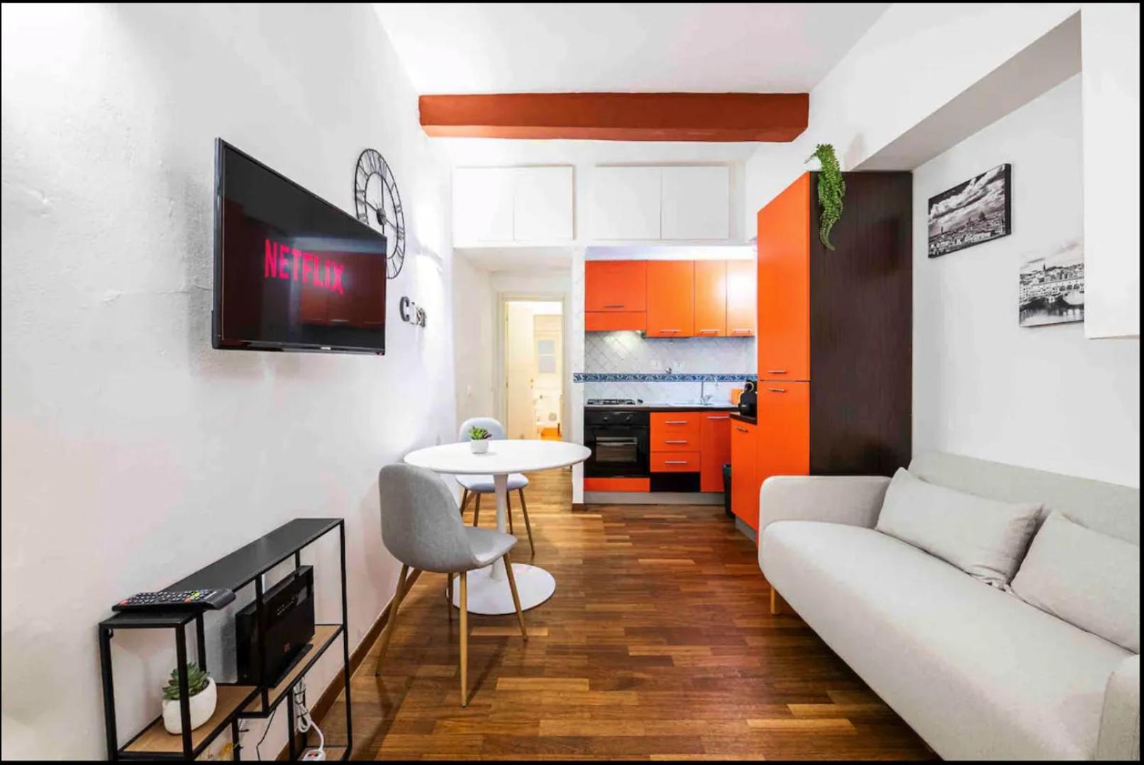 Via Buonarroti, 8 - 12 Minutes Walk To Duomo - Bright & Cozy - Charming