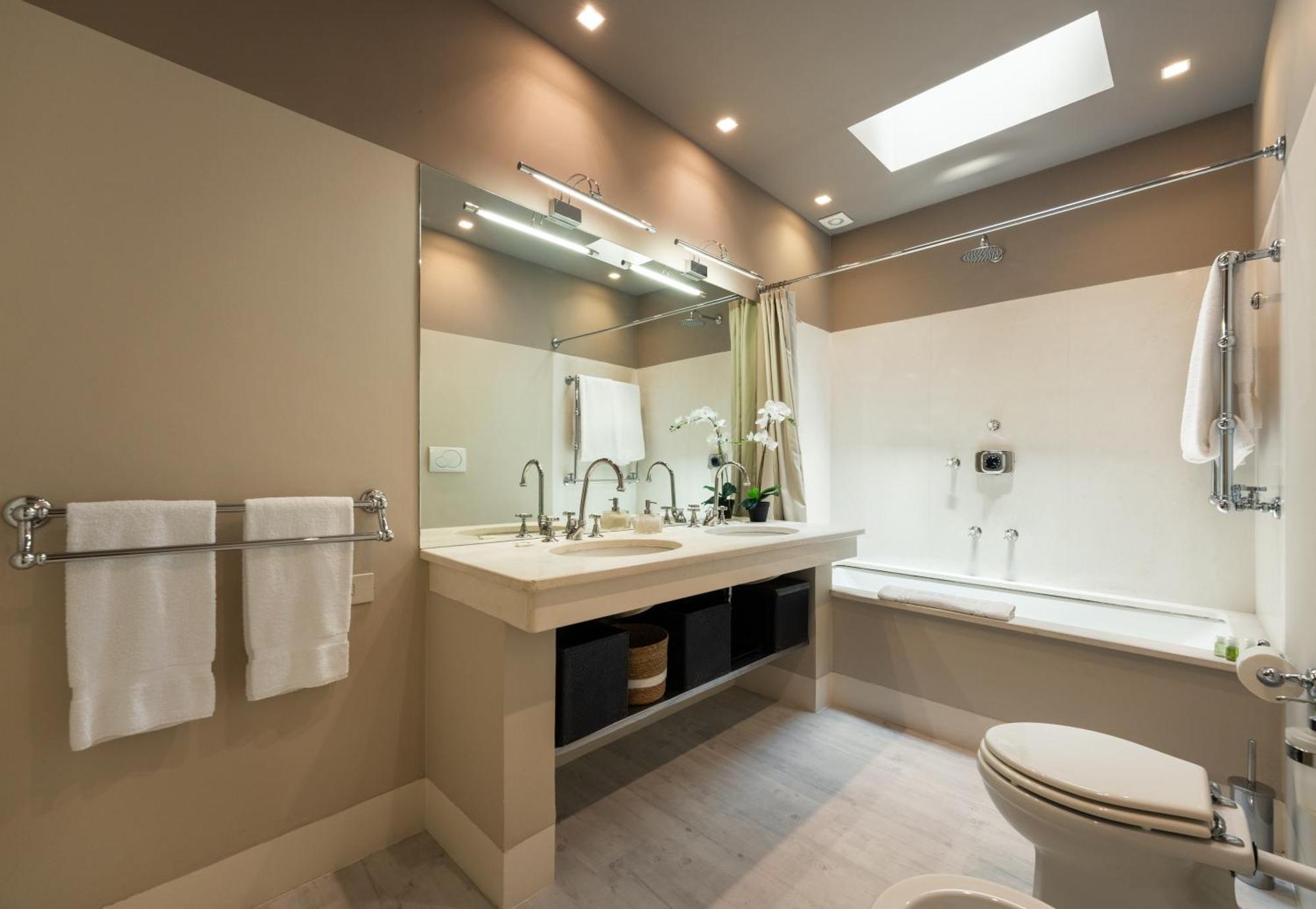 Via Del Campuccio, 72 - 300 Sqm Luxurious With Parking And Private Terrace - Charming Apartment Florence