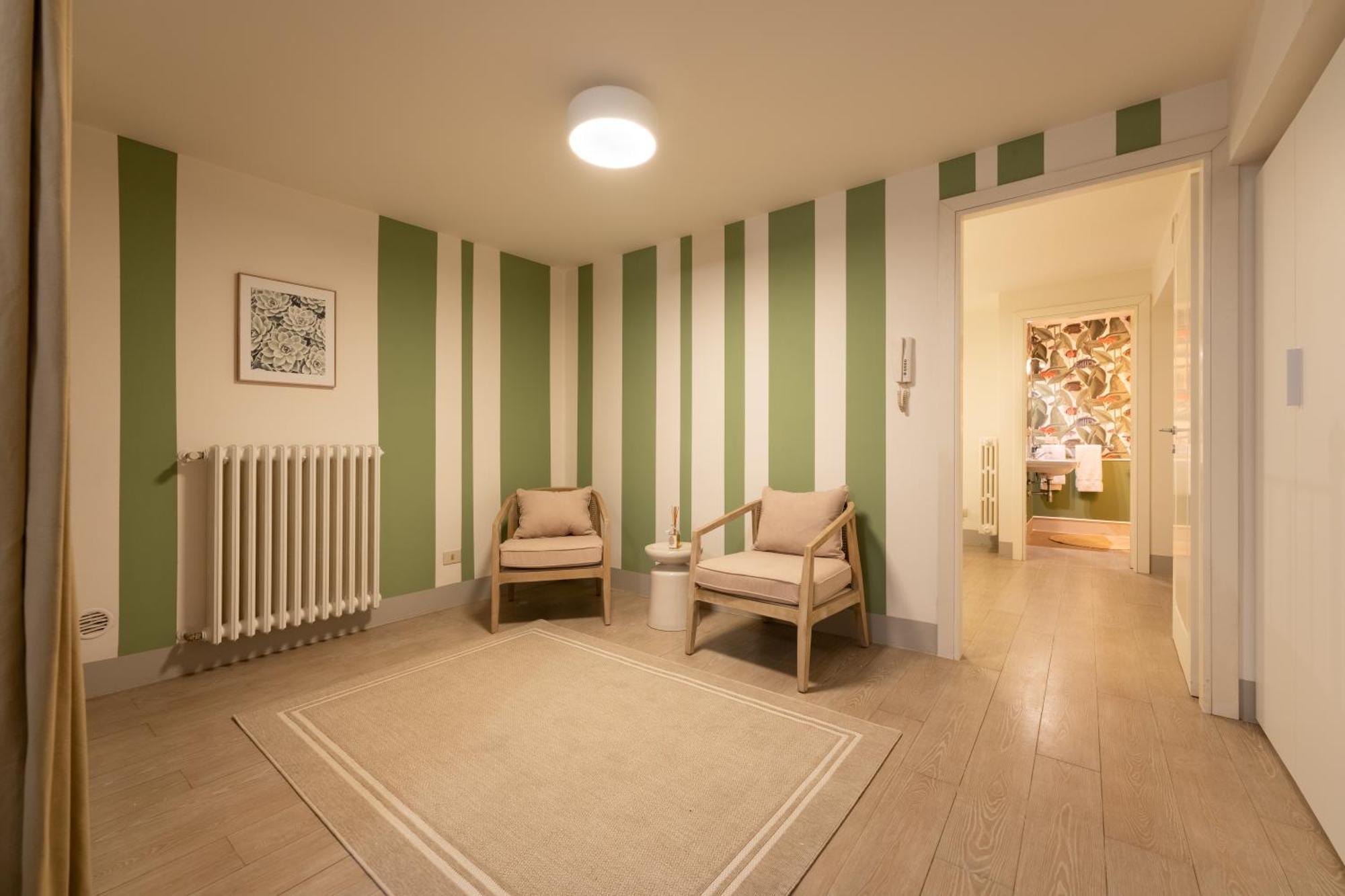 Via Del Campuccio, 72 - 300 Sqm Luxurious With Parking And Private Terrace - Charming Apartment
