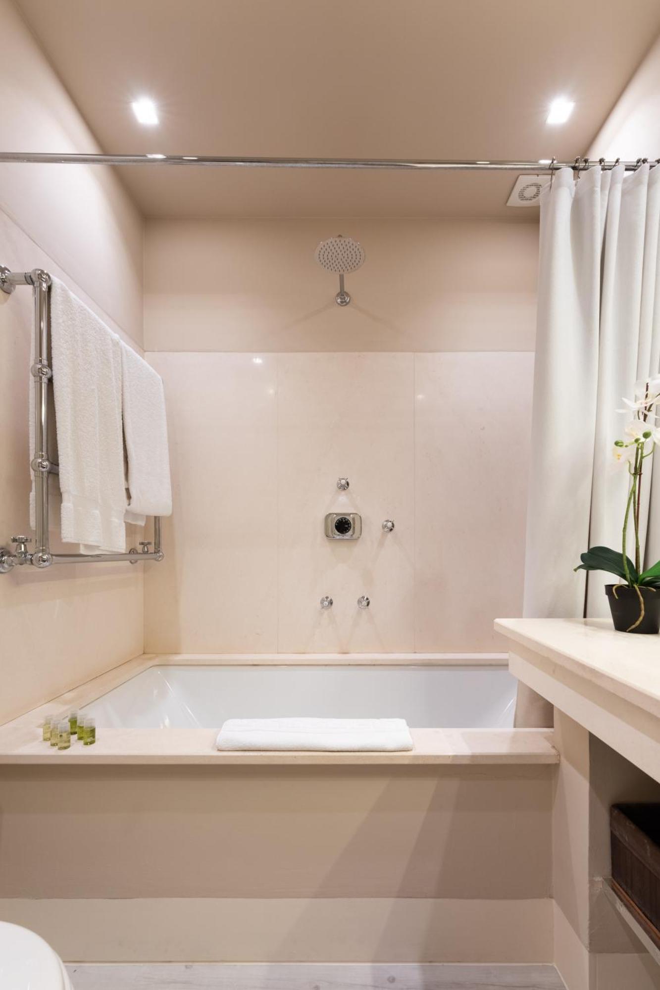 Via Del Campuccio, 72 - 300 Sqm Luxurious With Parking And Private Terrace - Charming