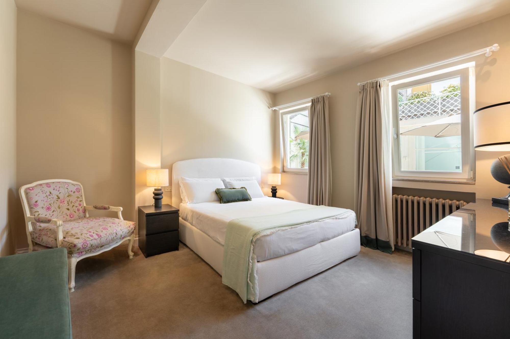 Via Del Campuccio, 72 - 300 Sqm Luxurious With Parking And Private Terrace - Charming Apartment *