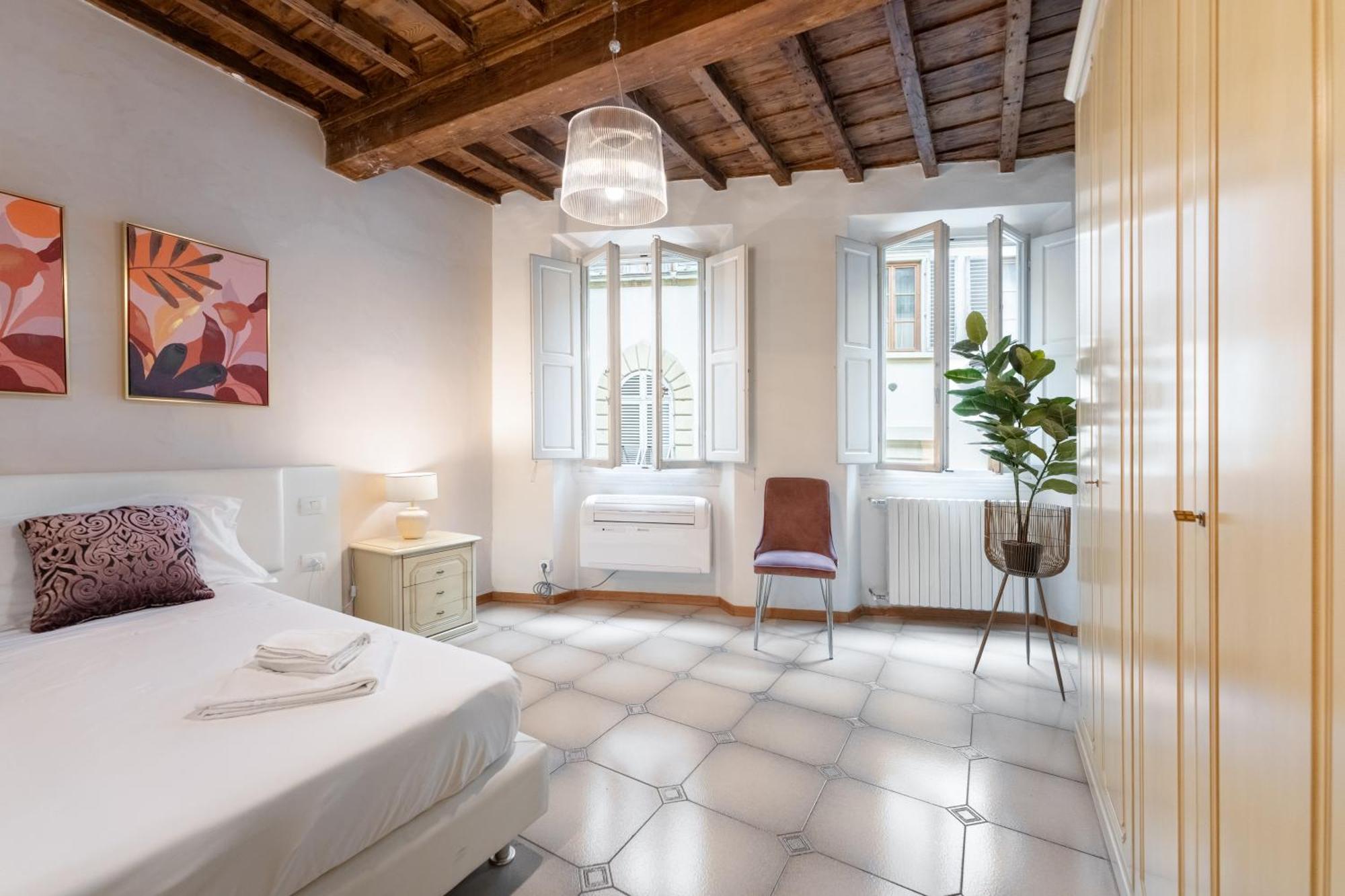 Apartment Via Sant'egidio, 3 - Spacious And Bright Just 300mt From The Duomo