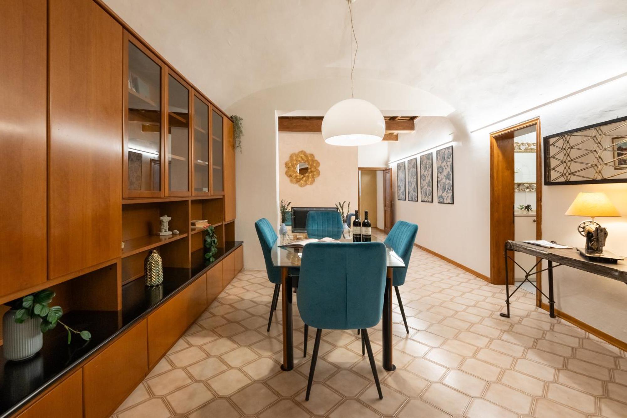 Via Sant'egidio, 3 - Spacious And Bright Just 300mt From The Duomo Apartment