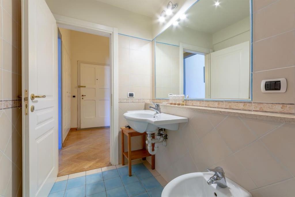 Apartment A Flat In Via Della Vigna Nuova Florence