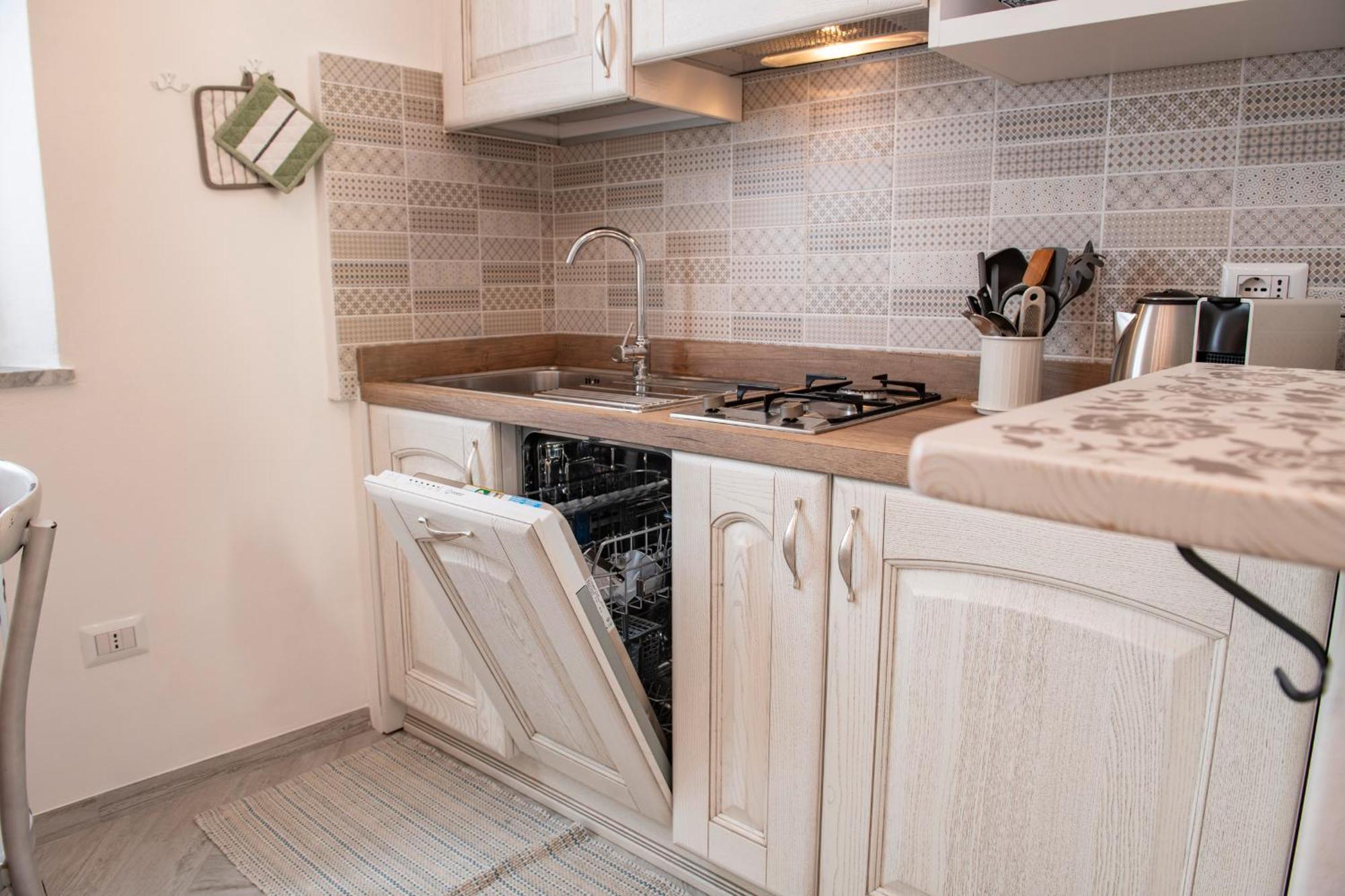 Apartment Lanza By Mamo Florence