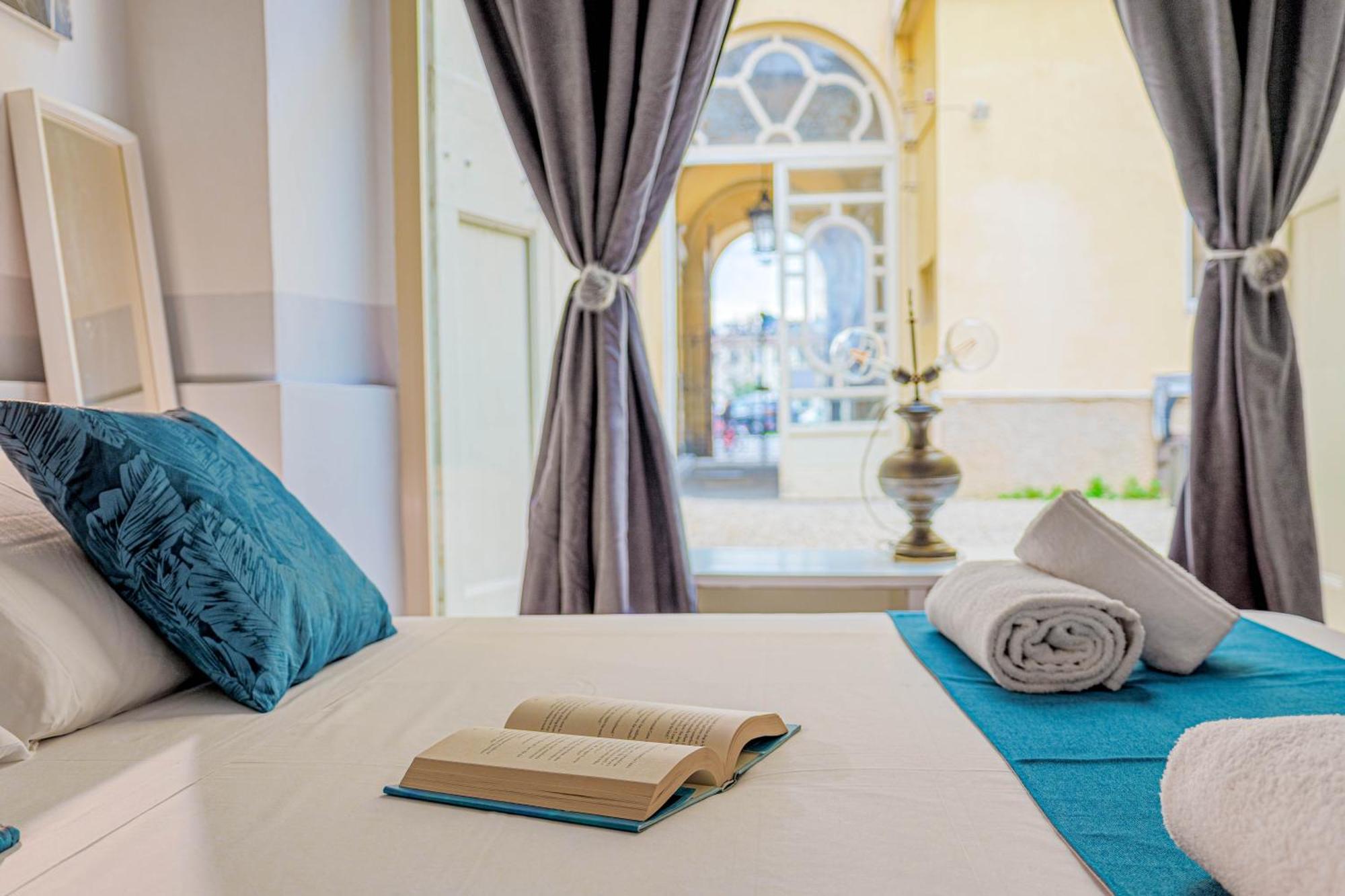 Loft Lungarno, 2 Steps To Ponte Vecchio, No Ztl Apartment *