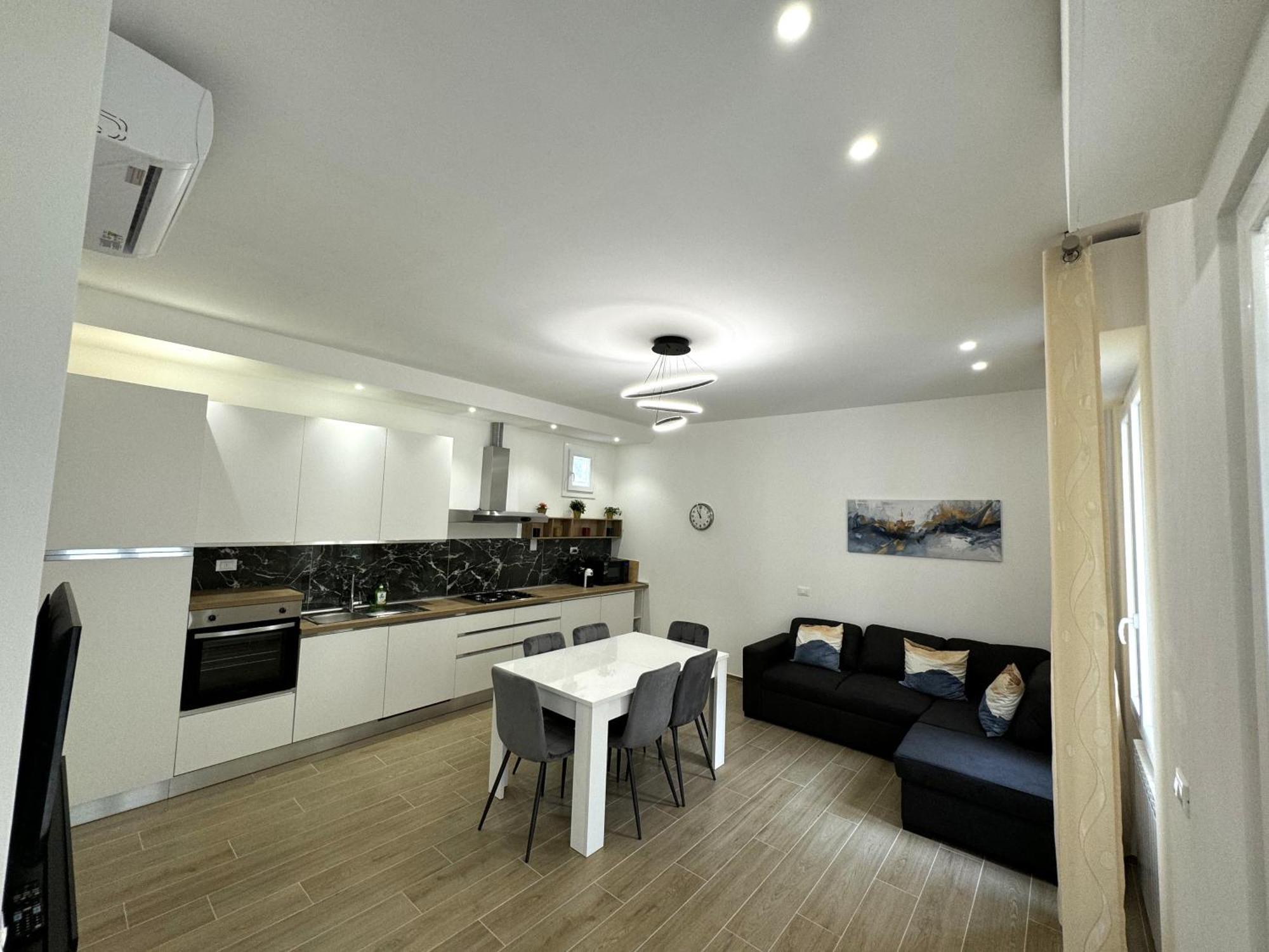 Florence Apt *