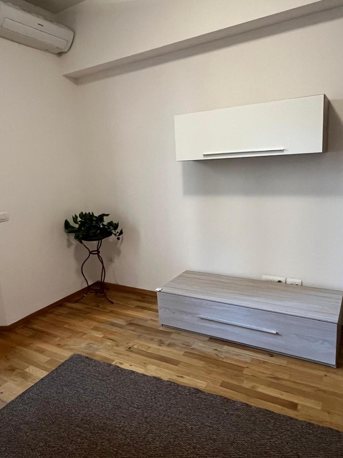 Apartment Coach 6