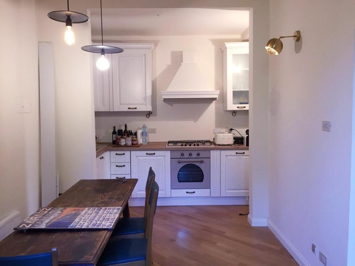 Apartment Charming Hilltop 80m Close To Center And Eui