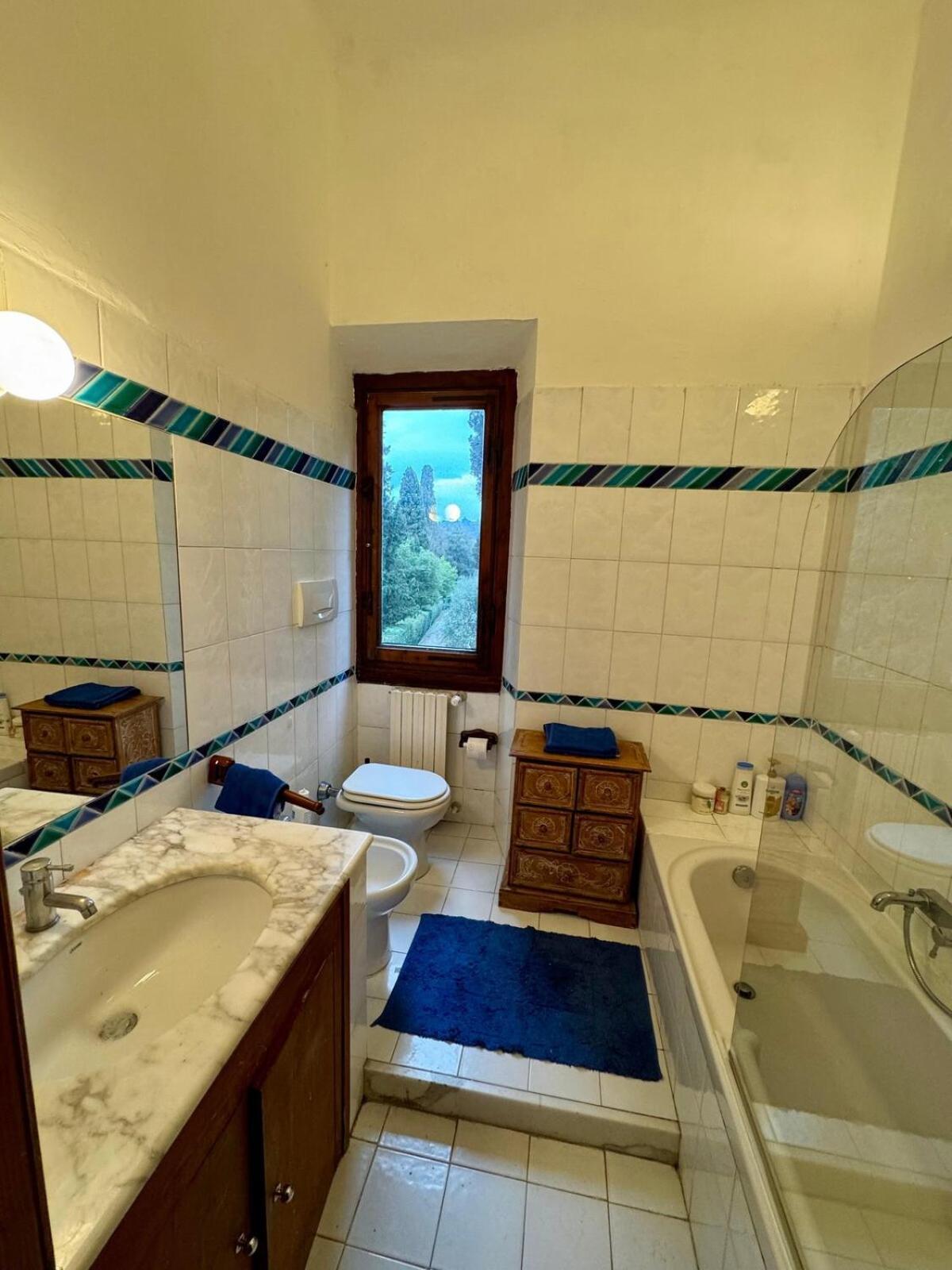 Apartment Charming Hilltop 80m Close To Center And Eui Florence