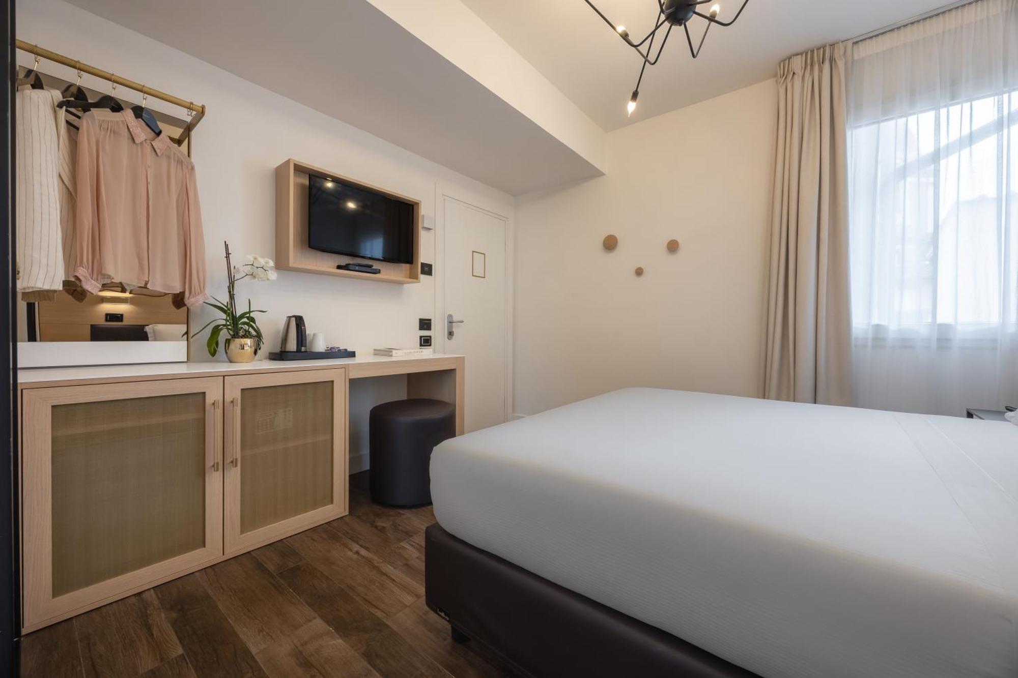Hotel Globus Urban 4*