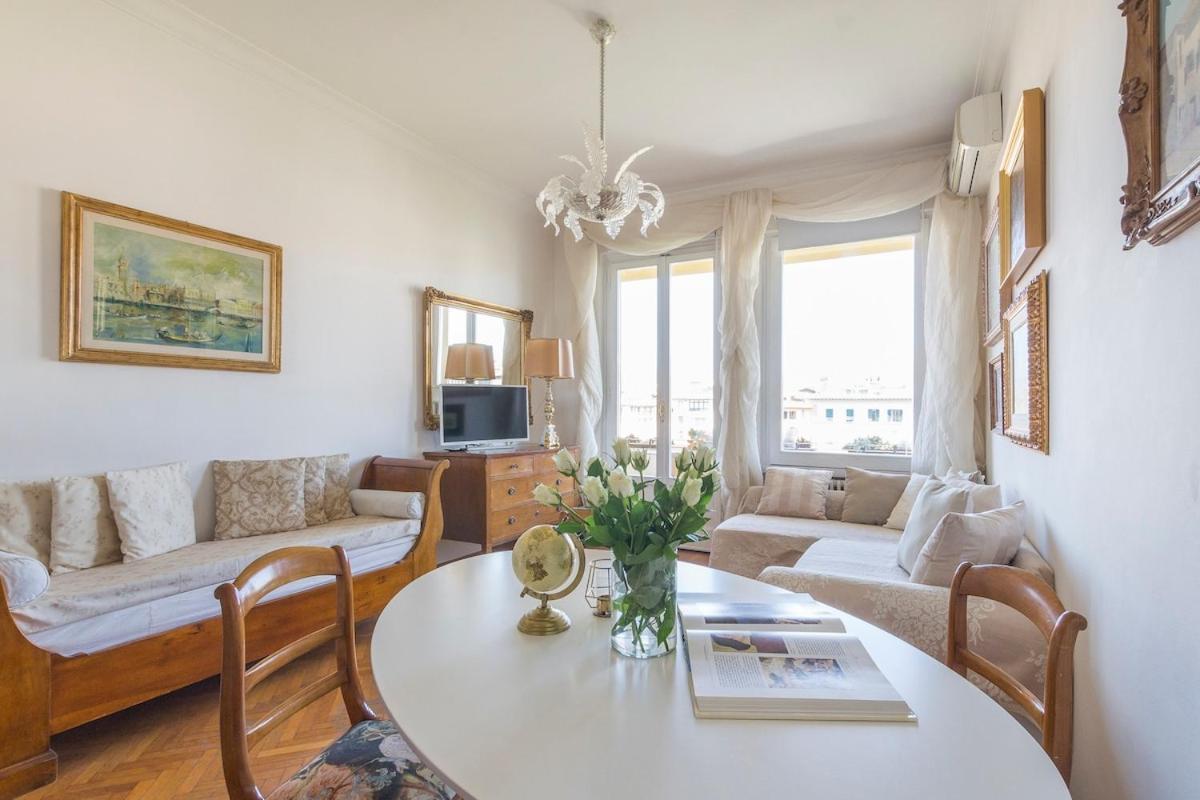 Apartment Wonderful Terrace Over Ponte Vecchio With Elevator *