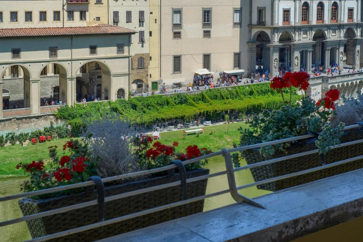 Wonderful Terrace Over Ponte Vecchio With Elevator Apartment Florence