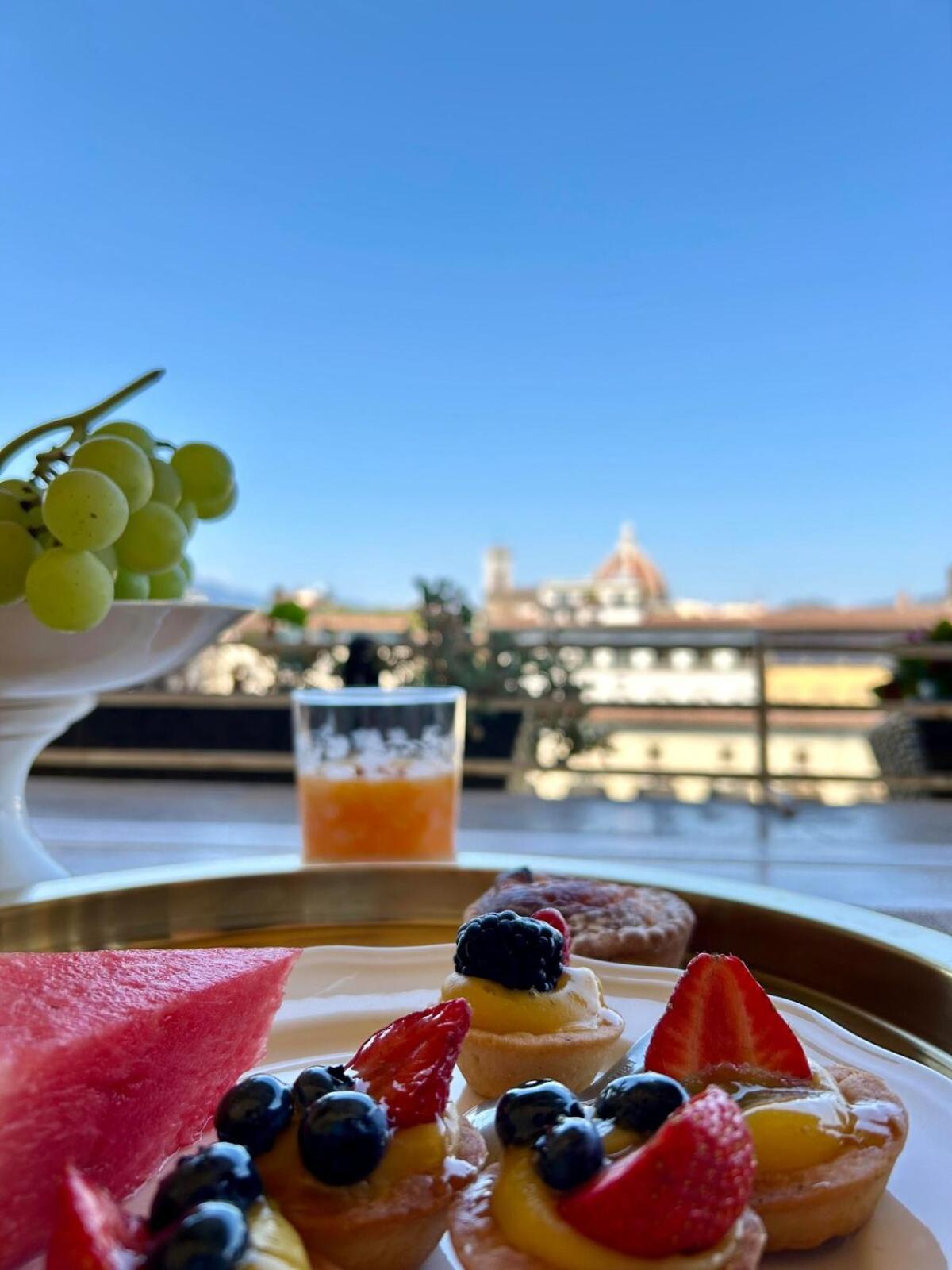 Wonderful Terrace Over Ponte Vecchio With Elevator Apartment Florence