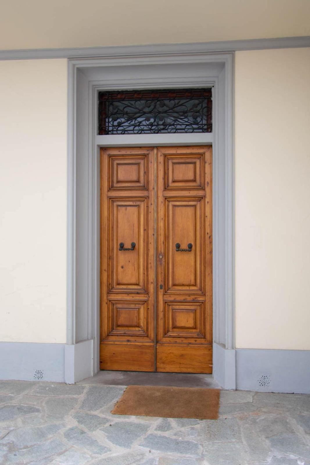 Stylish 2 Bedroom Flat - Garden Apartment