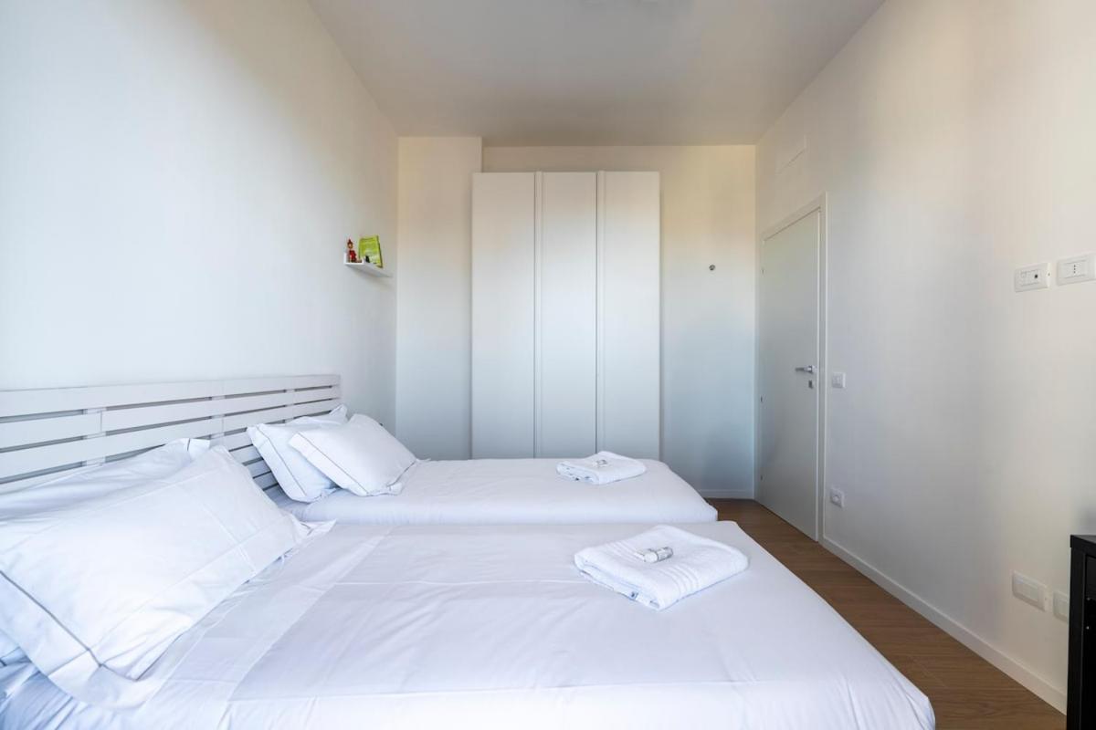 New 2bdr - Panoramic Penthouse With Parking Space Apartment